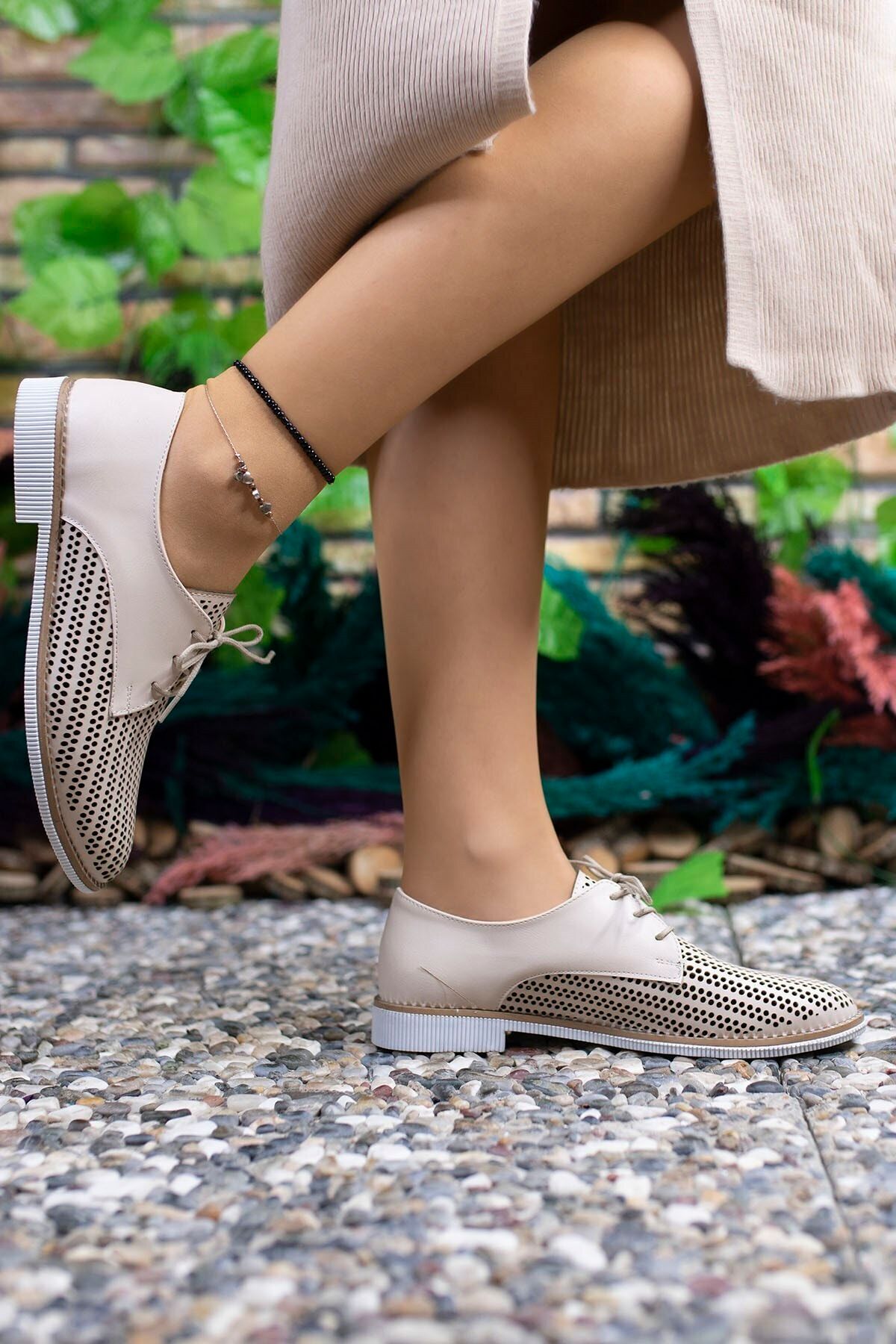 Female Beige Daily Shoes 0012501