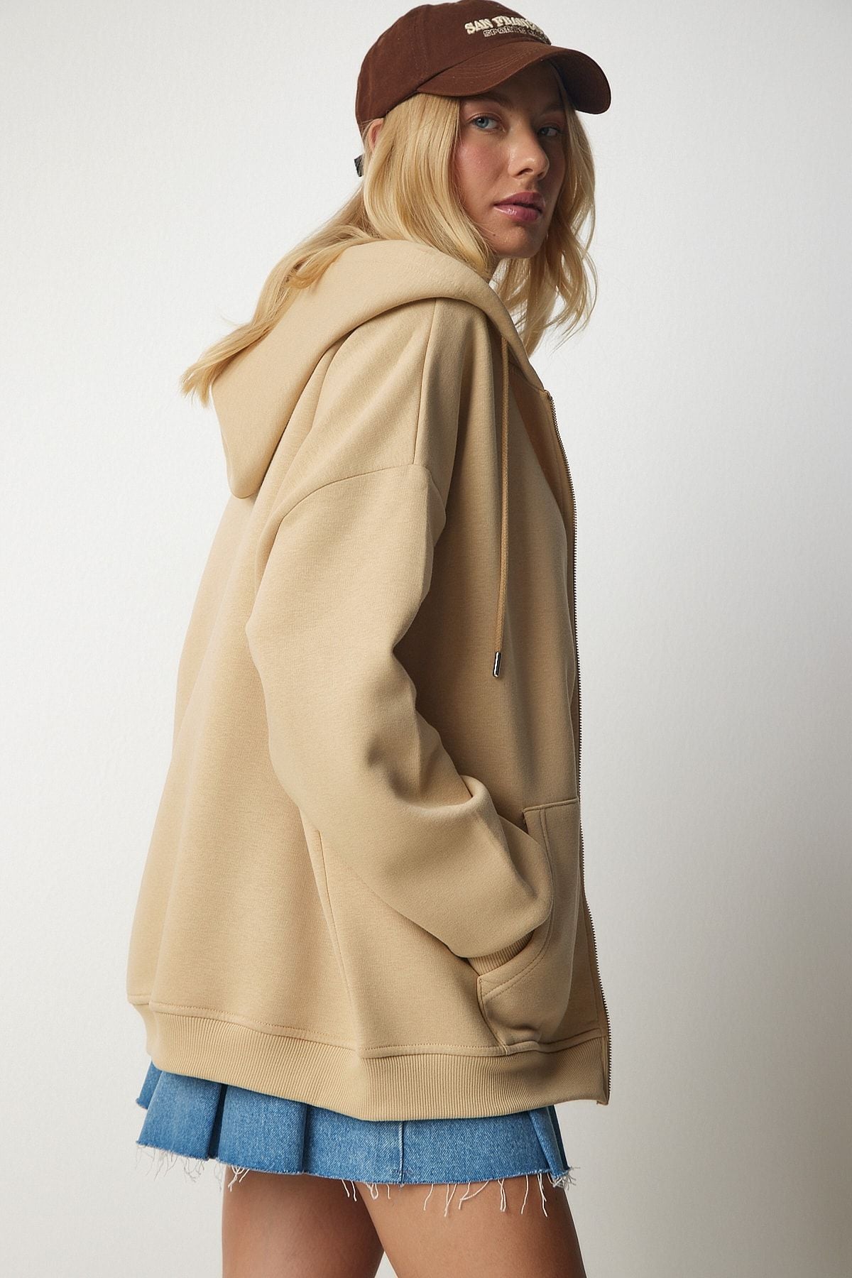 Woman Camel Hooded Zippered Oversize Sweatshirt UB00124