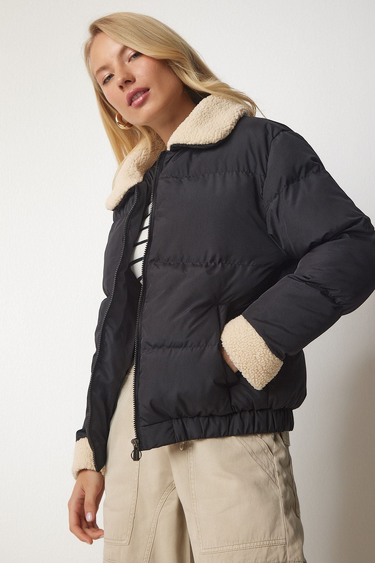 Female black plush detailed inflatable coat vp00004