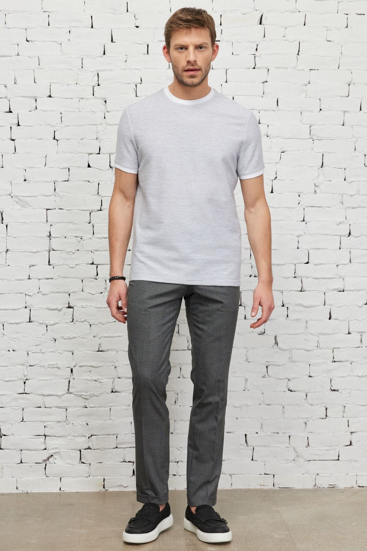 Men's black slim fit narrow cut -off pattern flexible pants