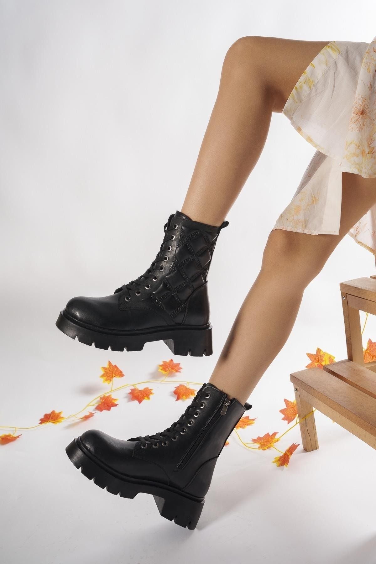 Woman 3D printed postal boots 0012200 black