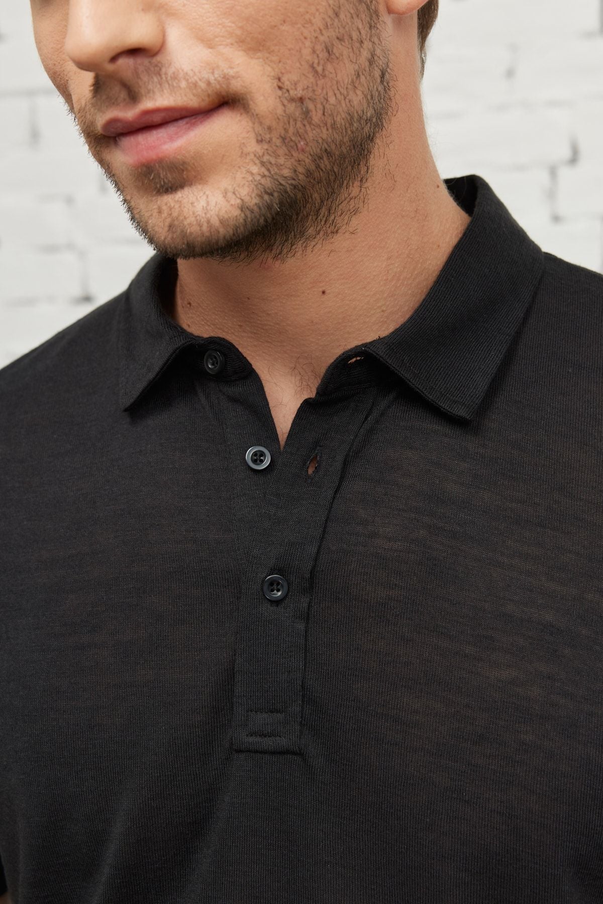 Men's black slim fit narrow cut polo collar short sleeve linen -looking T -shirt