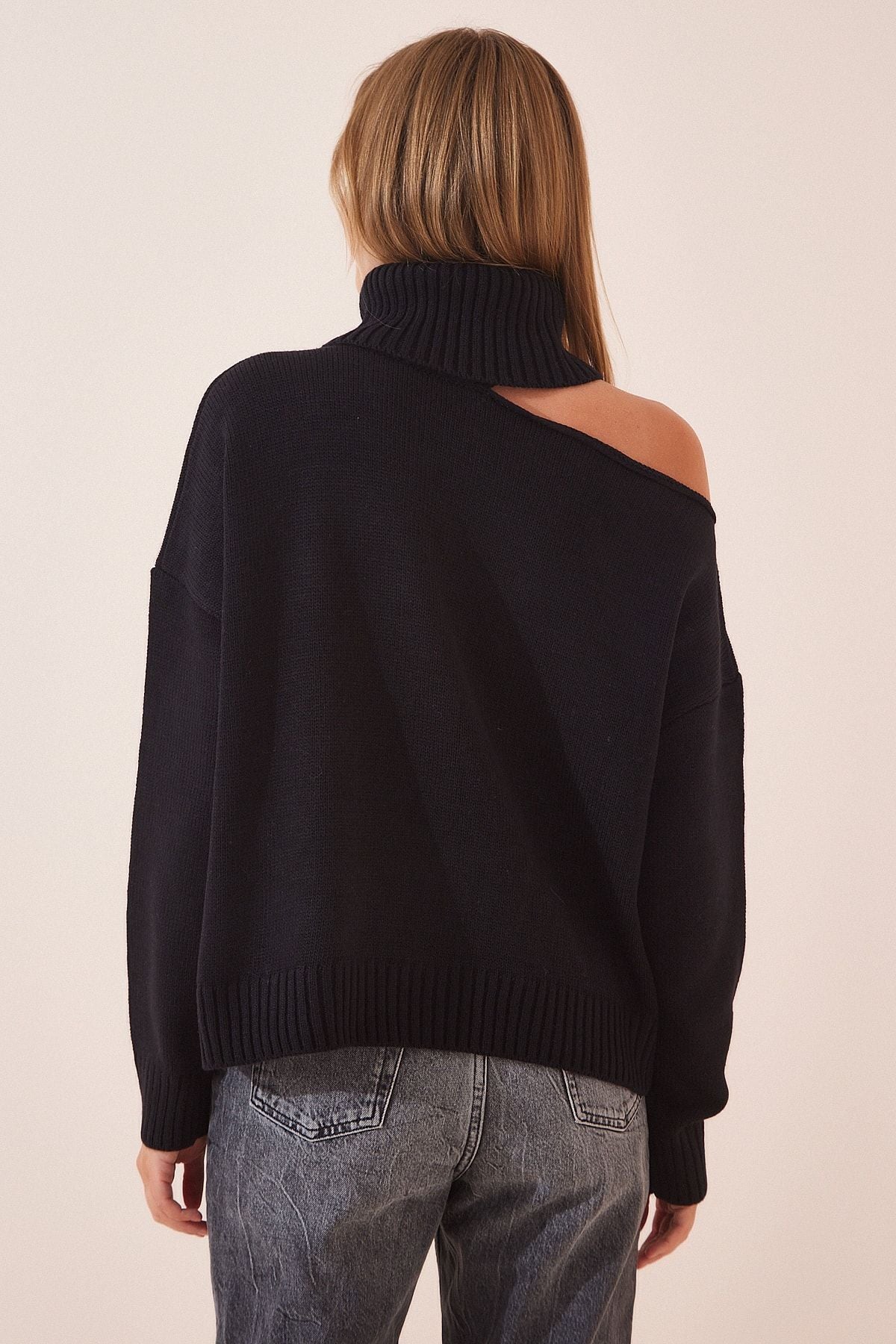 Female Black Cut Out detailed fisherman collar knitwear sweater pn00068