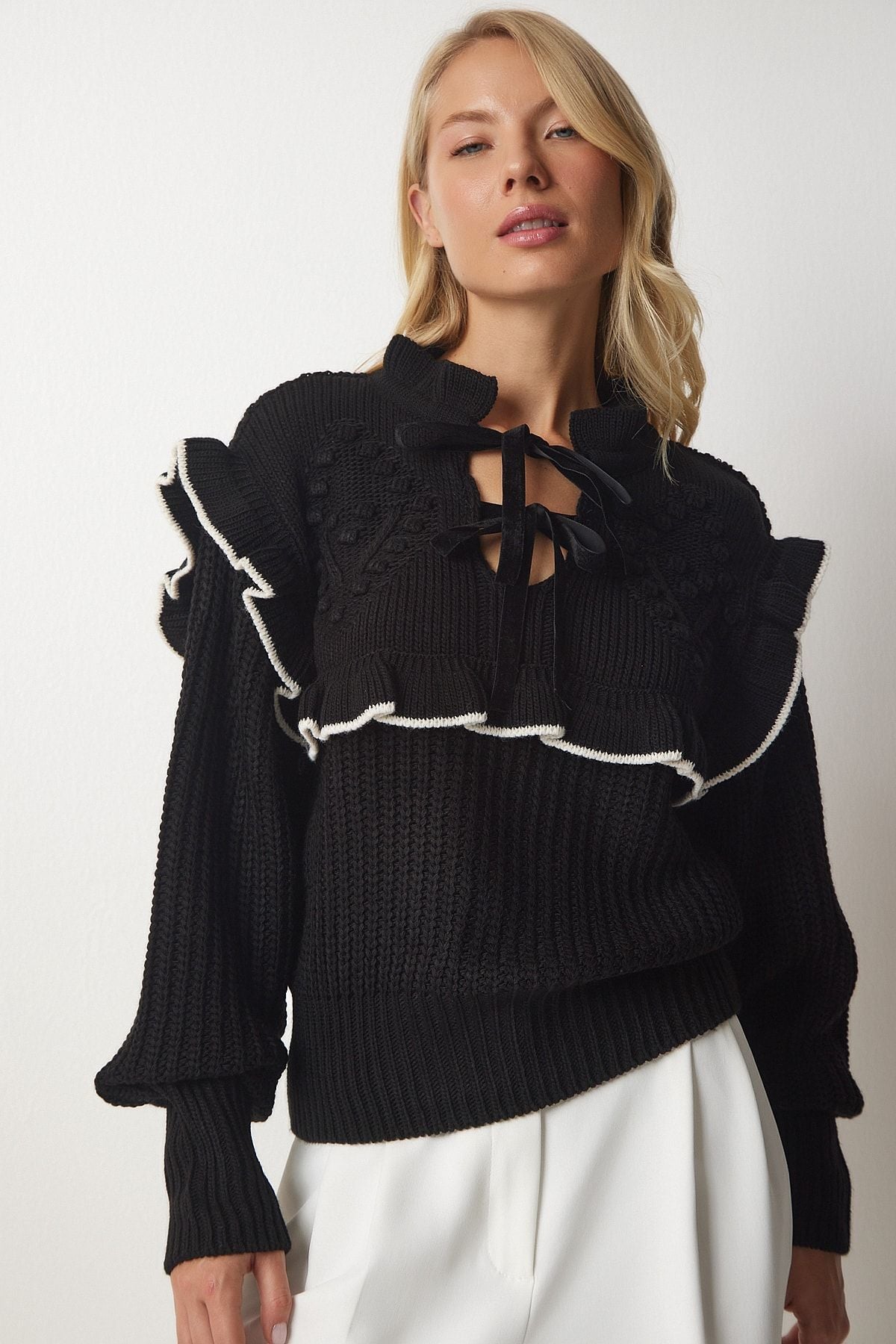 Female black frilly bow knitwear sweater MT00112