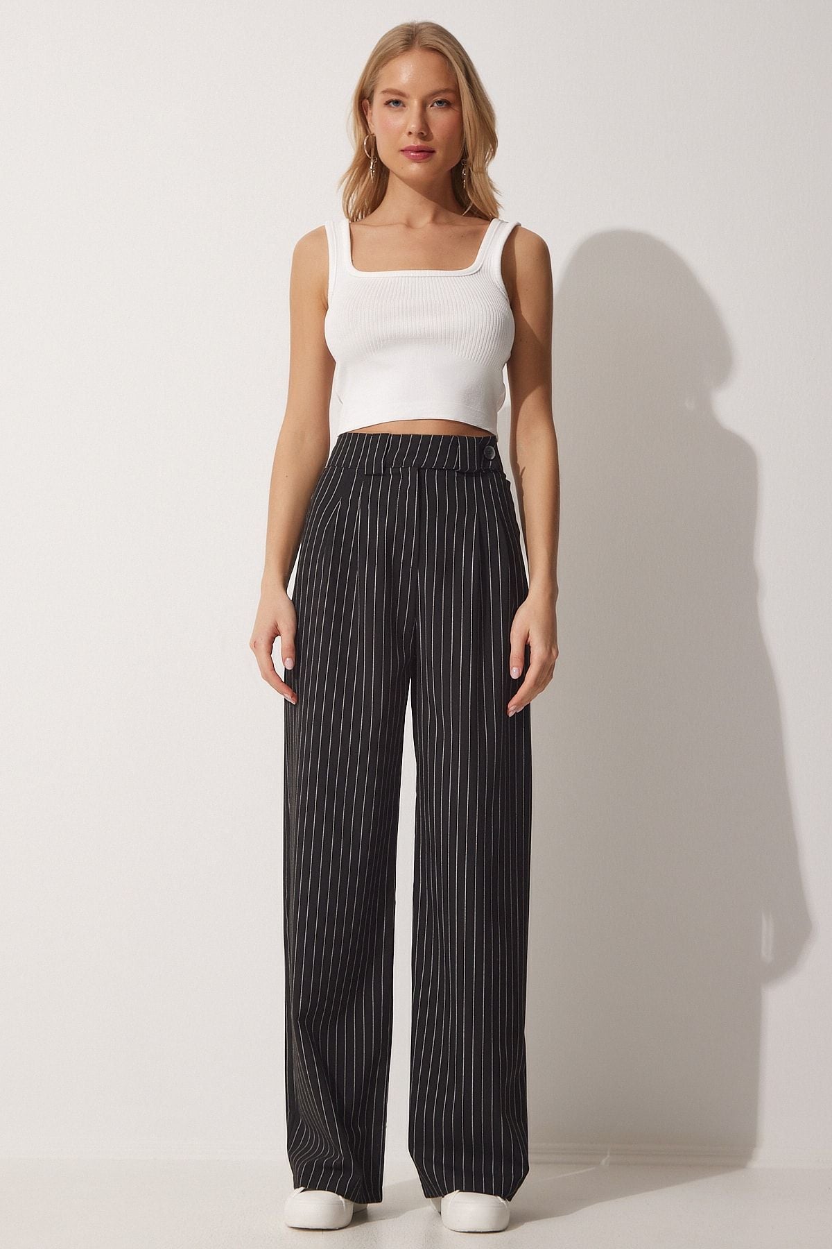 Women's Black Pleated abundant trousers GK00008