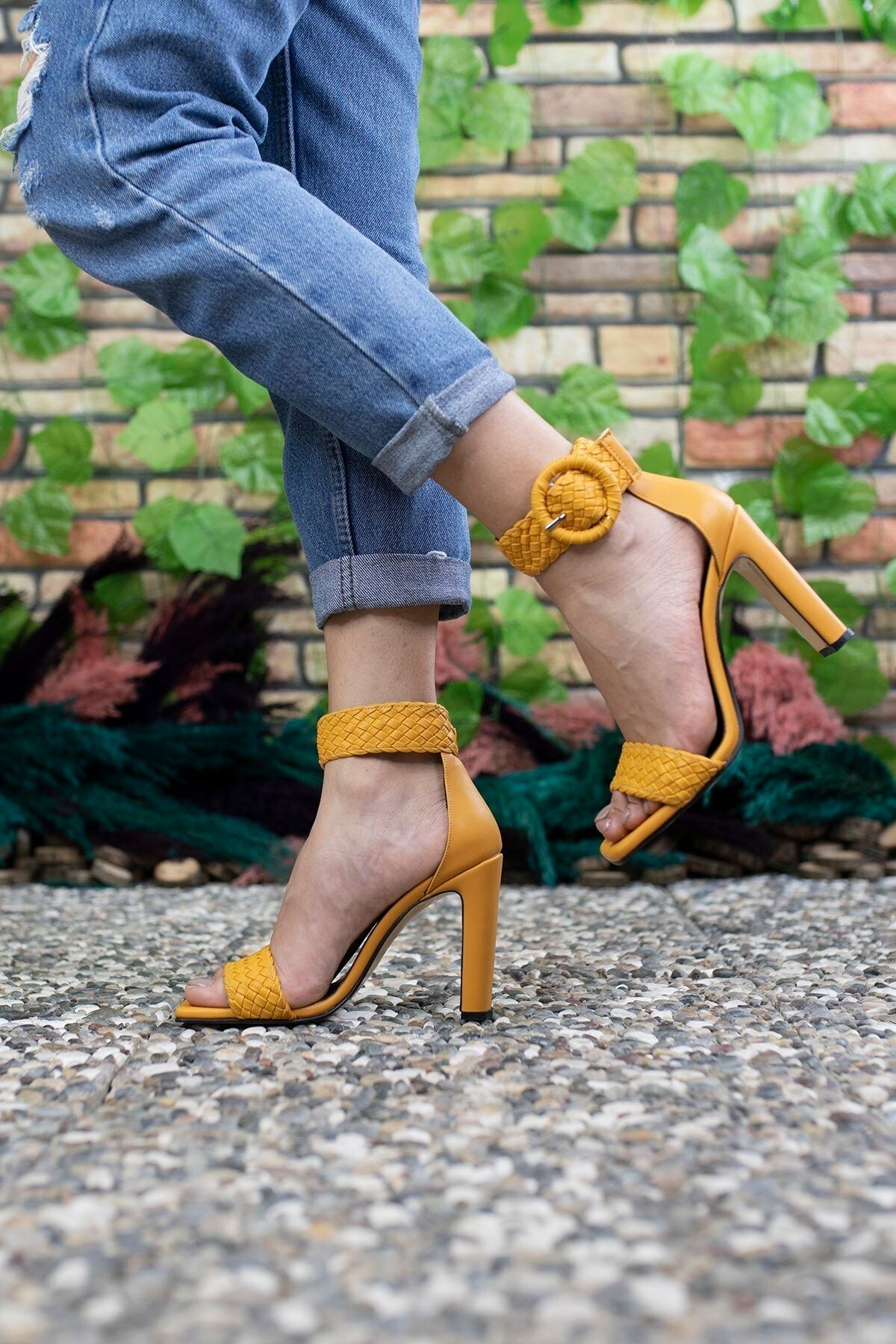 Woman Yellow High heels shoes 0012909