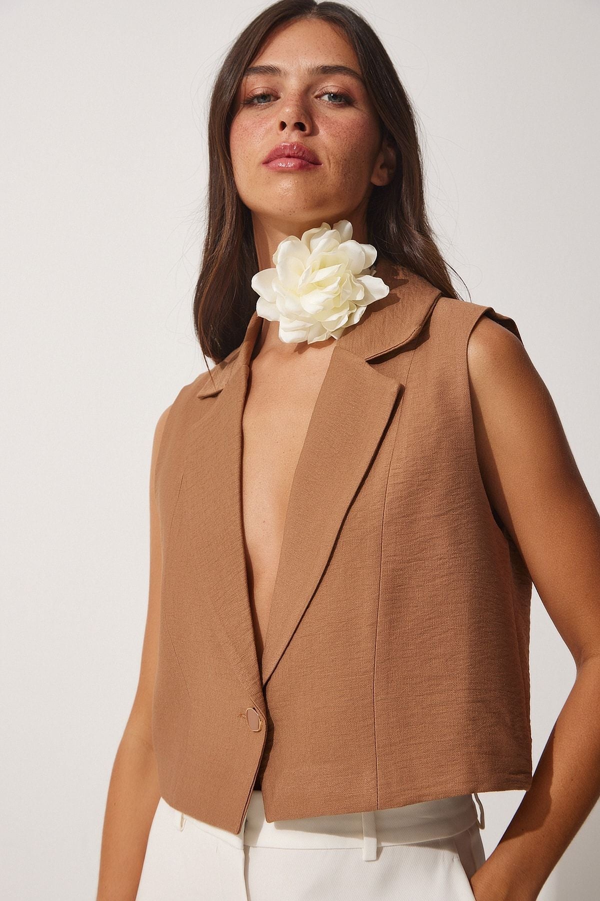 Female Taba button linen vest to00055