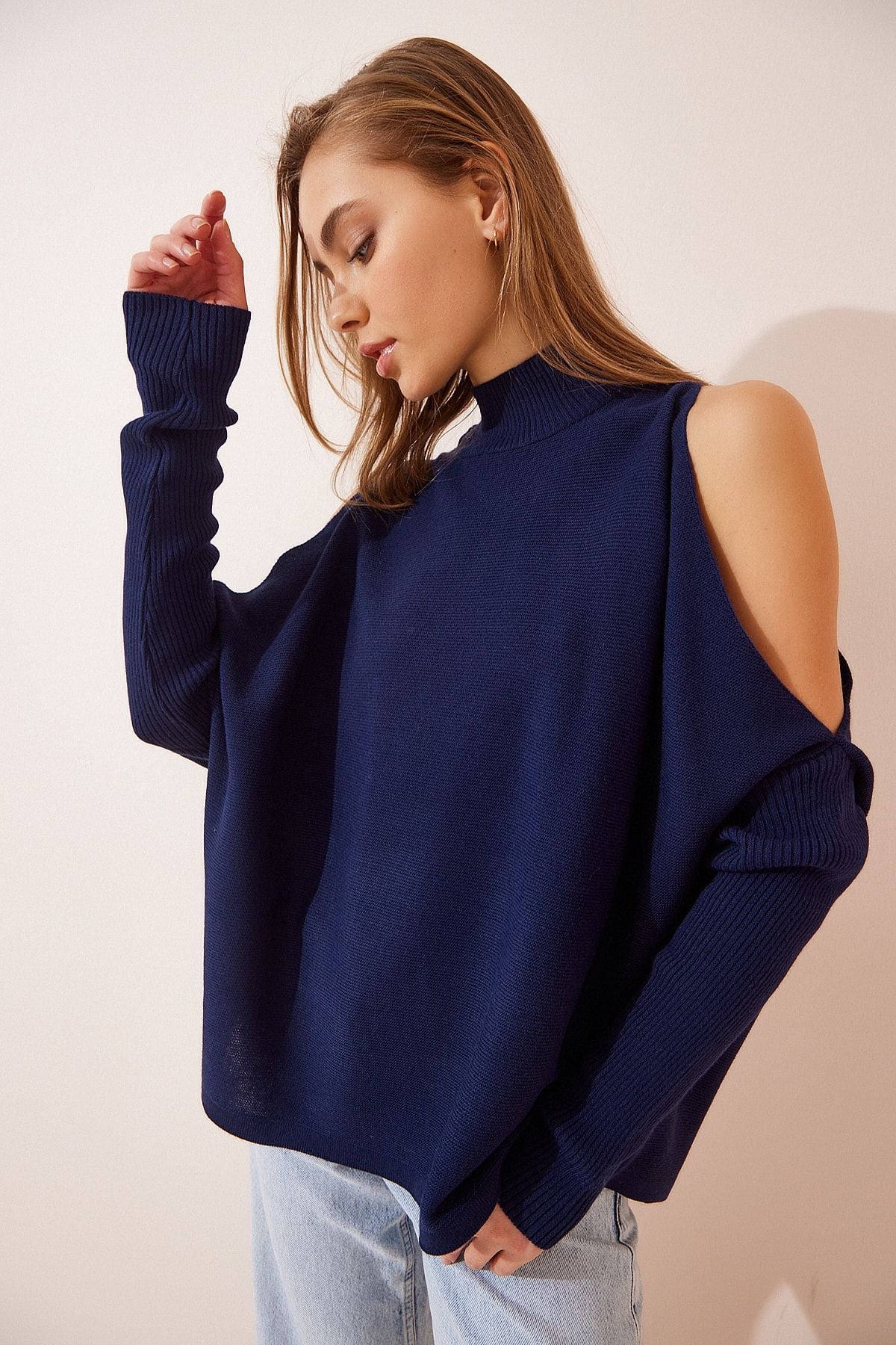 Woman Navy Blue Cut Out Detailed Oversize knitwear sweater as00015