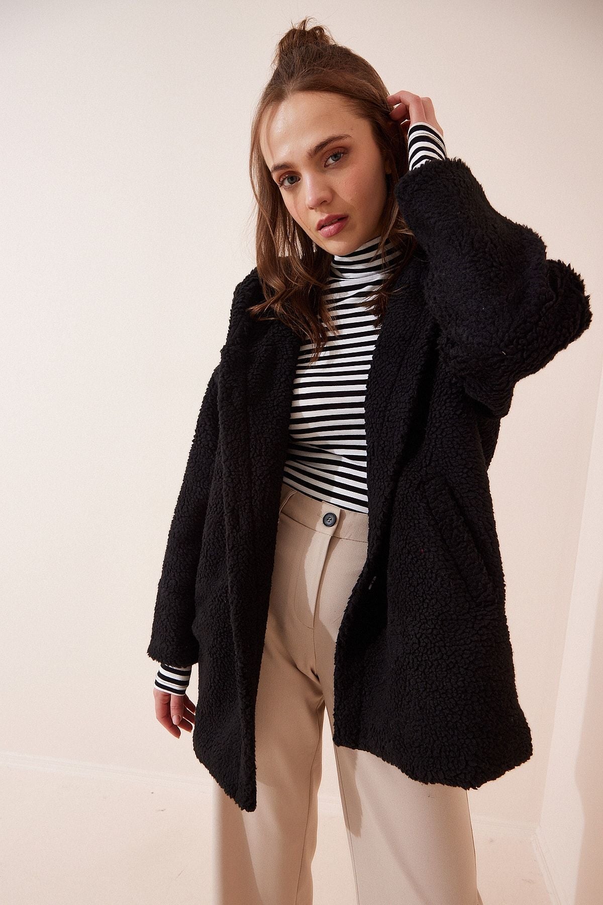 Female black hooded plush coat RV00087