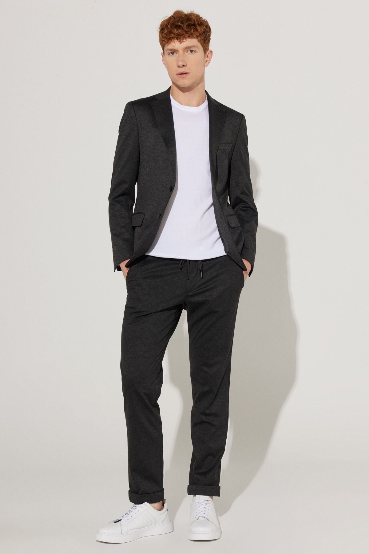 Men's anthracite slim fit narrow cutting mono collar knitting suit