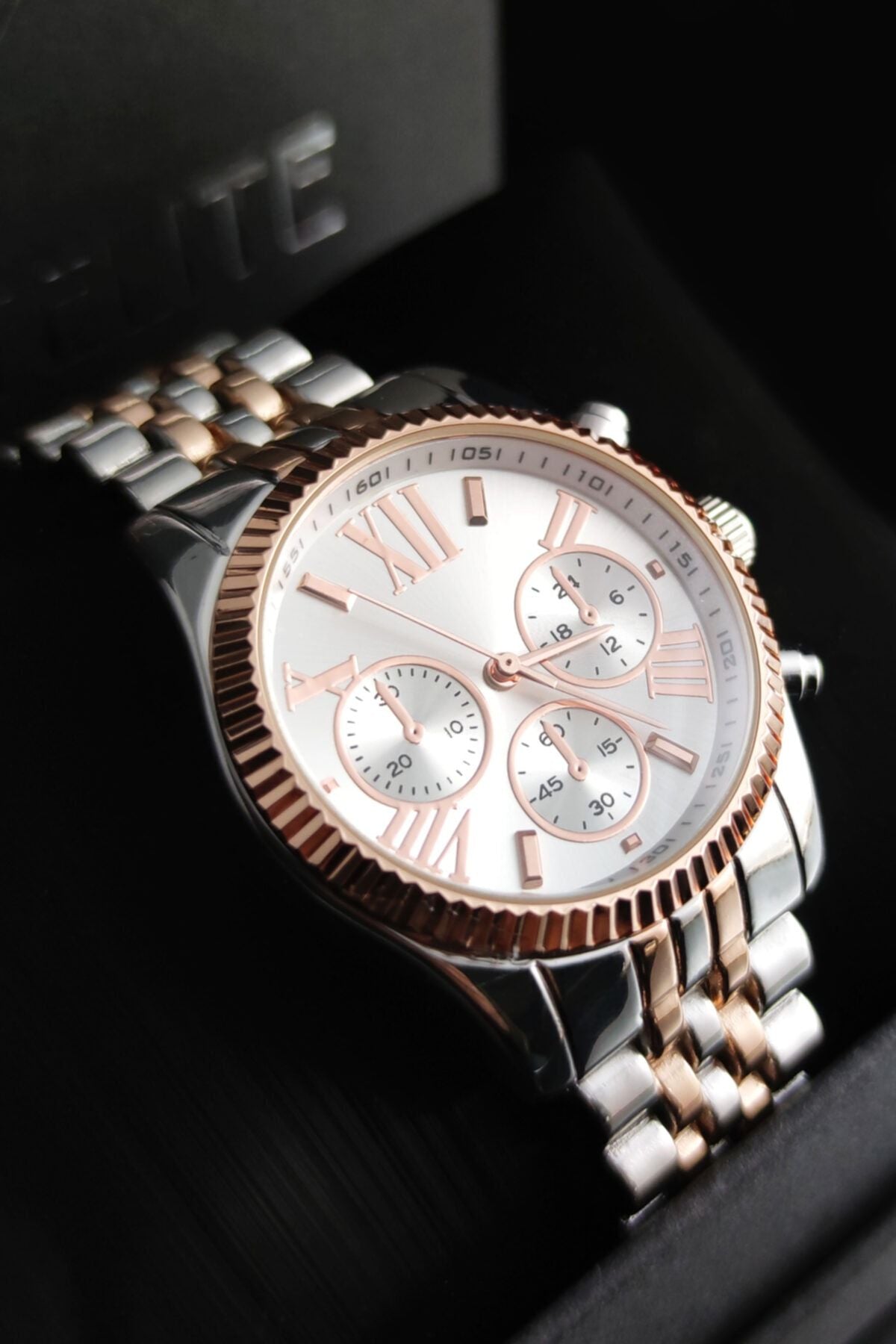 Women's Clock Limited Edition Women's Wristwatch