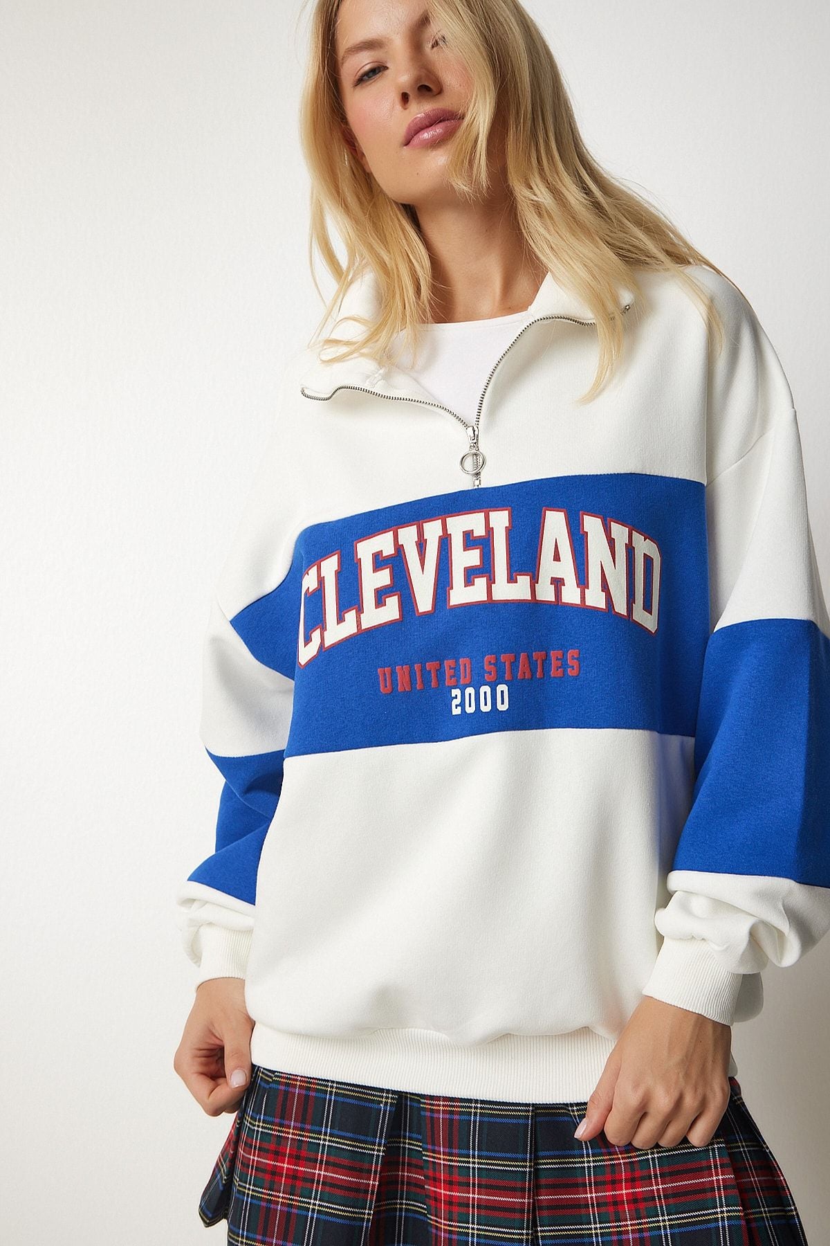 Woman White Blue Bloc Colorful Printed Oversize Sweatshirt HF00439