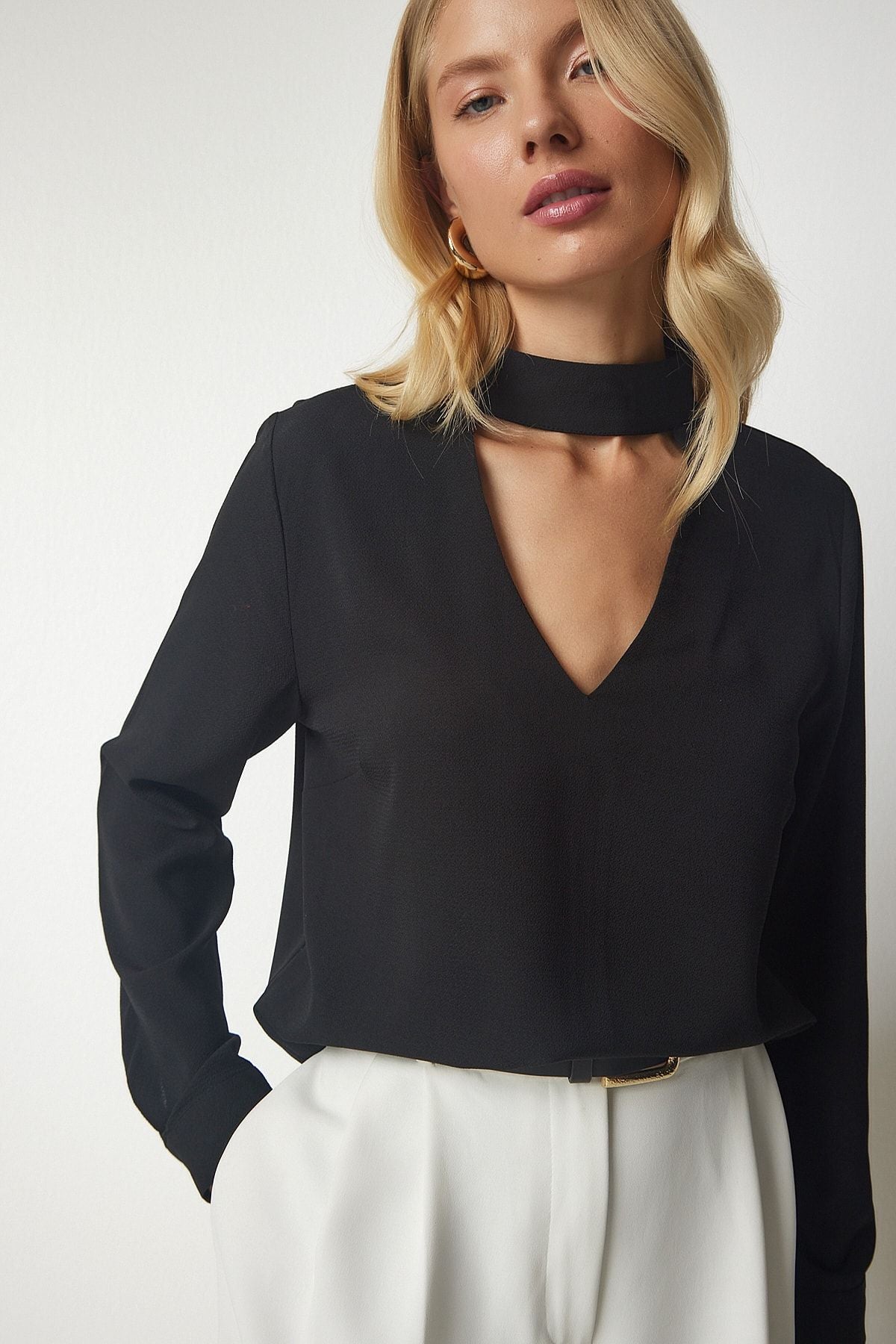 Female Black Window Detailed Crepe Blouse UB00155