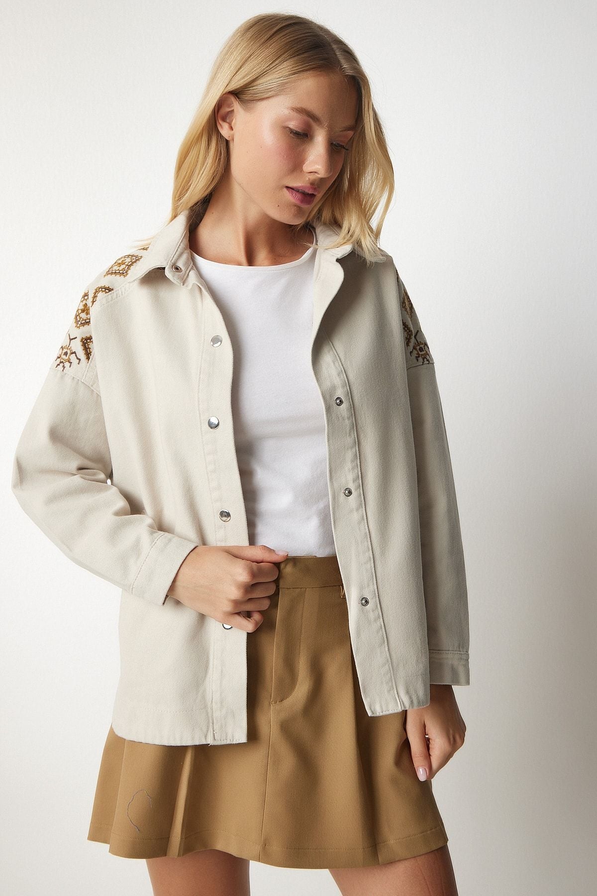 Women's Cream Ethnic Embroidery Gabardin Shirt Jacket RV00142