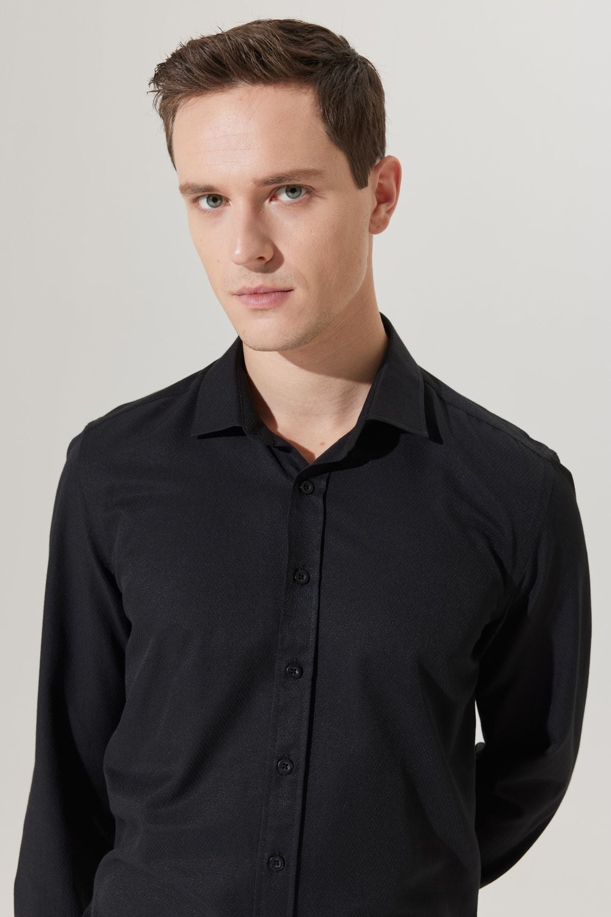 Men's black slim fit narrow cut classic collar Amesty shirt