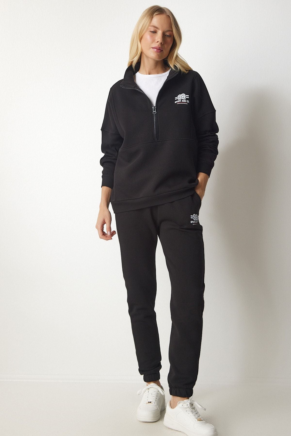 Female Black Zippered Neckline Knitting Tracksuit Set CR00416