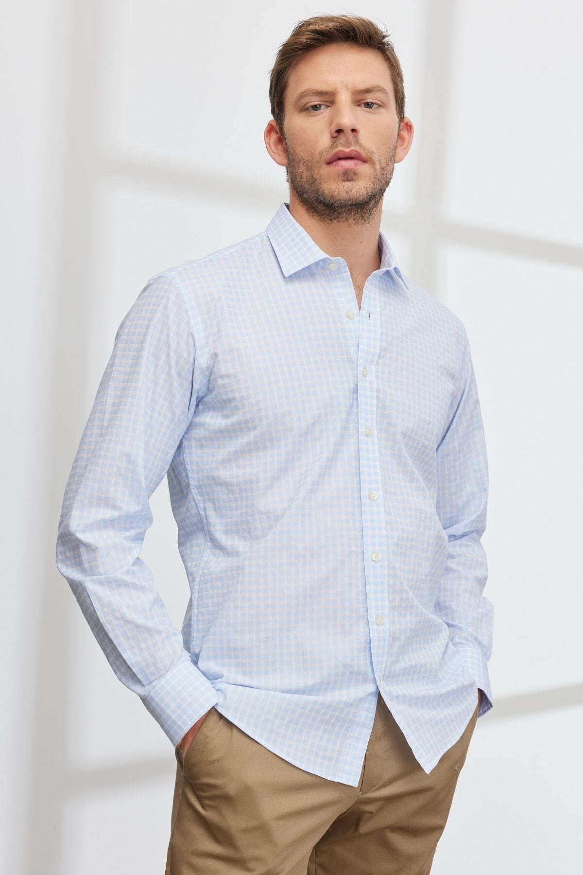 Men's White-Blue Comfort Fit Casual Cut Classic Collar 100 %Cotton Square Shirt