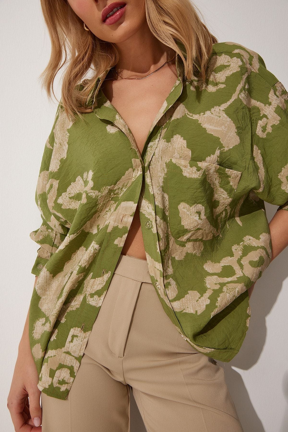 WOMEN'S GREEN PATTERNED OVERSESSES COTTION SATIN SHIRT OH00044