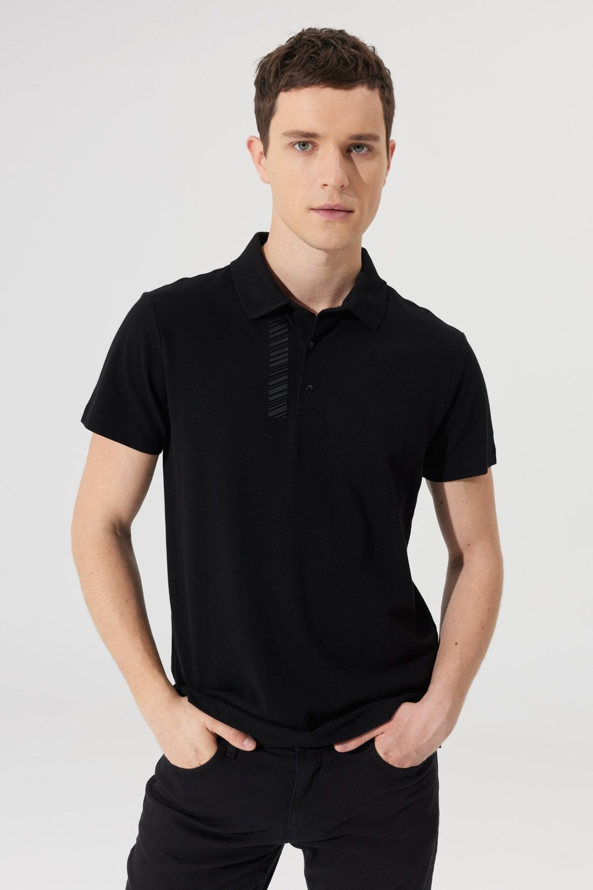 Men's black slim fit narrow cut polo collar 100 %cotton short sleeve printed t -shirt