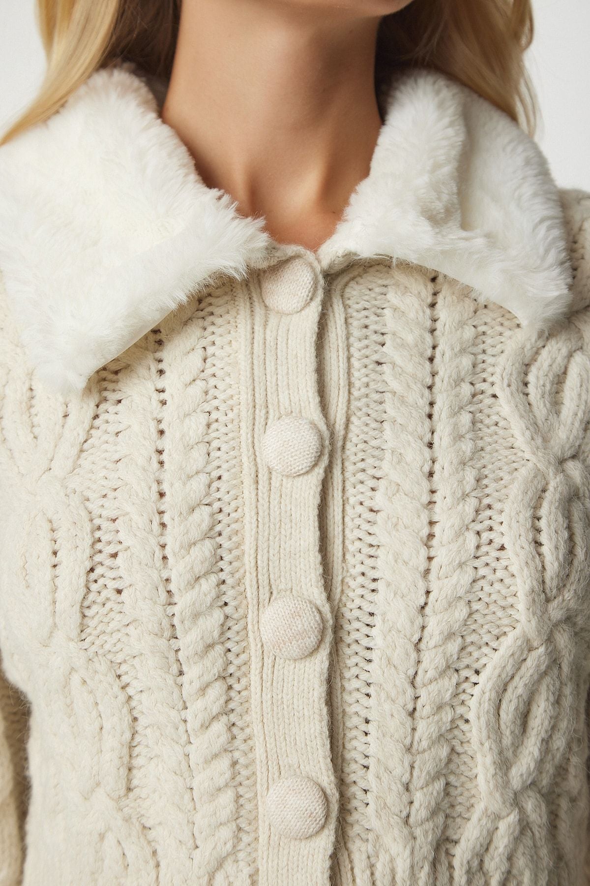 Women's cream furry collar motif knitwear cardigan PF00003