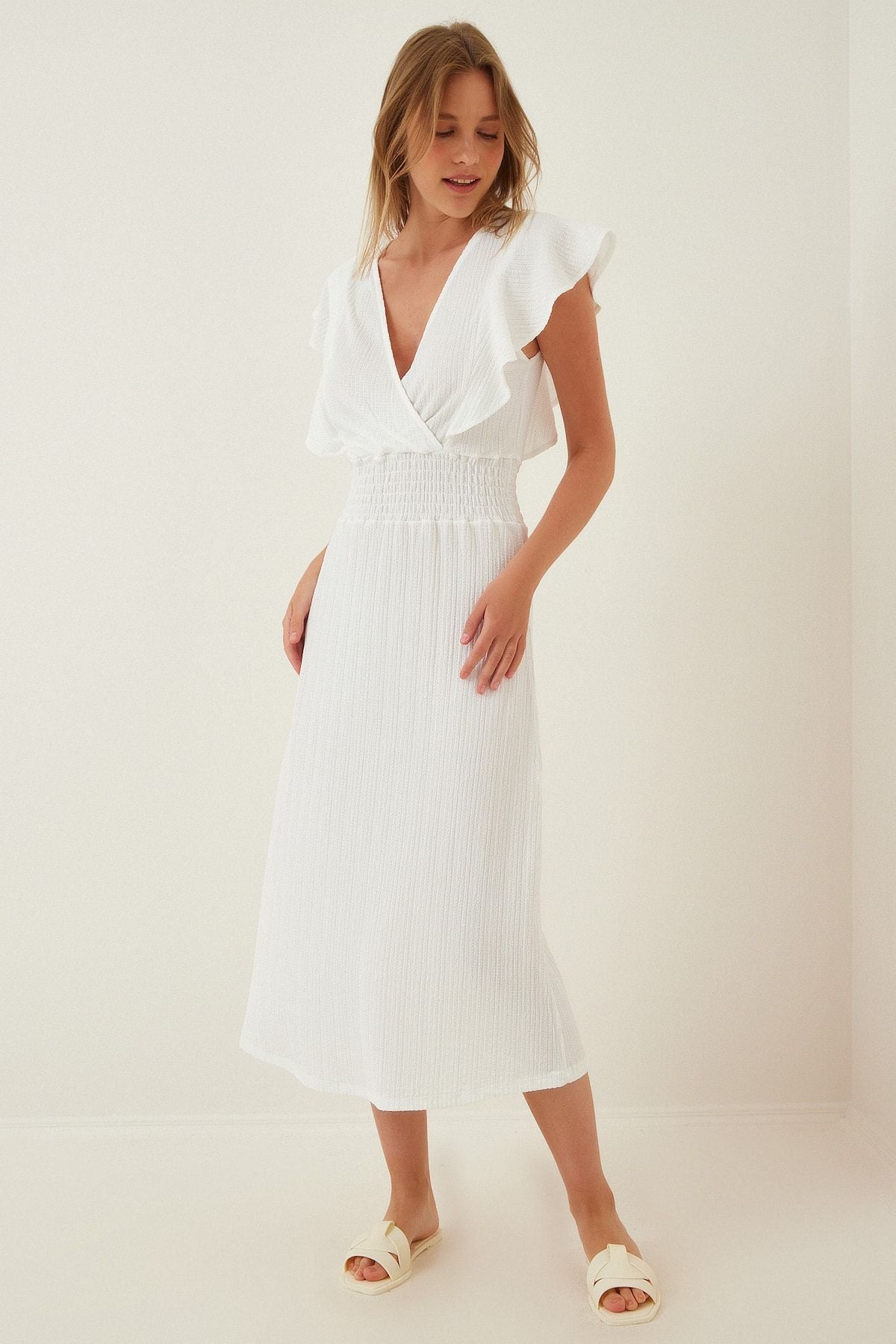 Woman White Volan with textured knitted dress CI00025