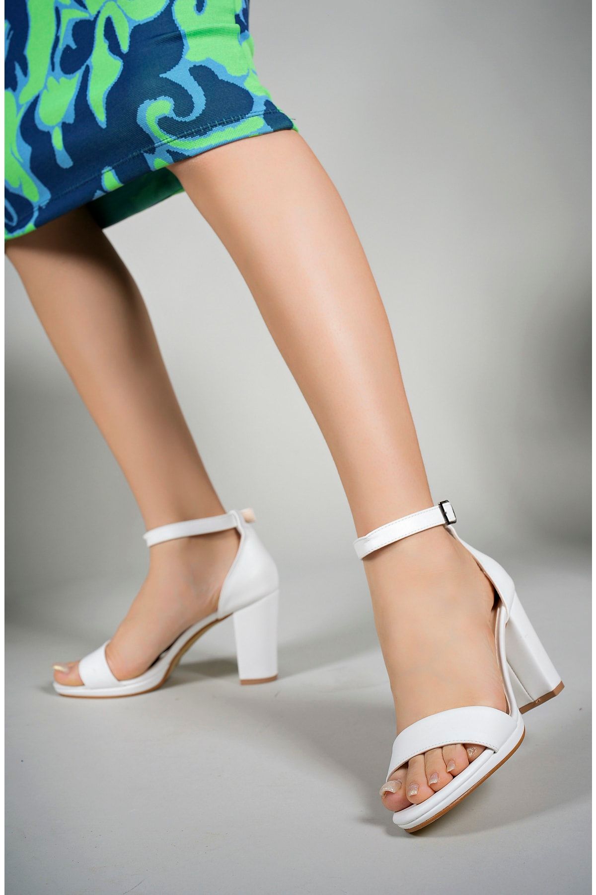 Women's Sandals 00125000 White Skin