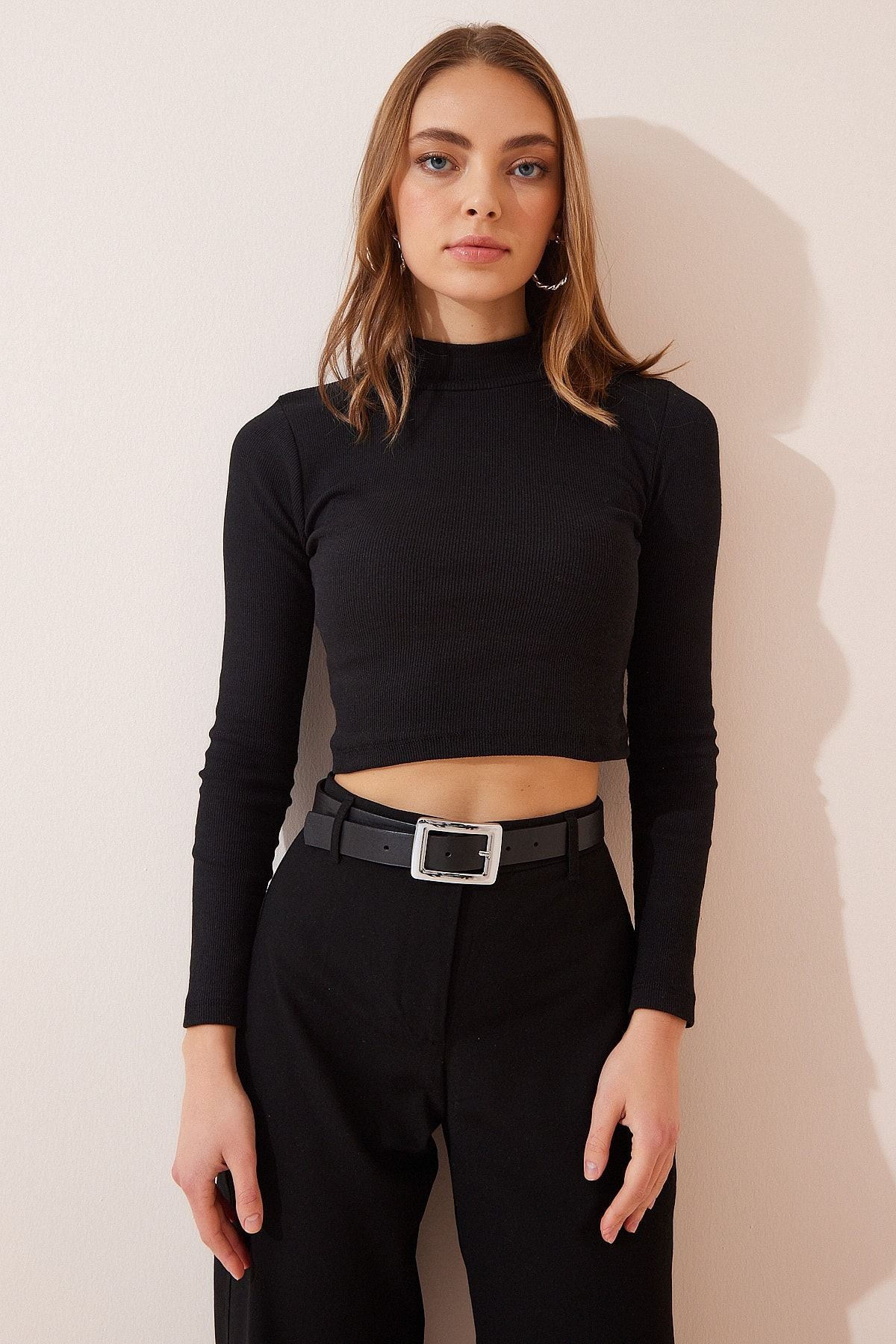 Female Black Wicking Fisherman Croose Crop knitted blouse GT00059