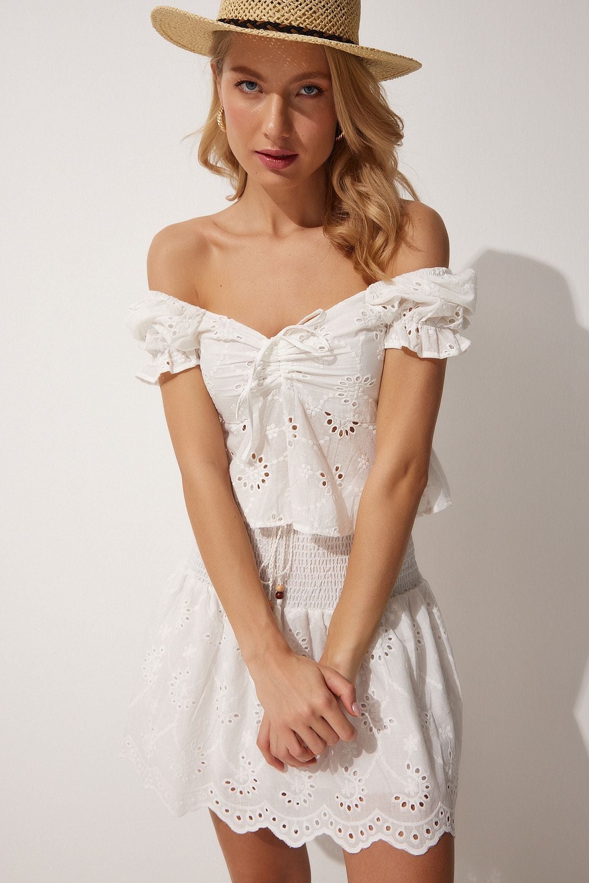 Women's White Fisto Crop Mini Skirt Set HF00424