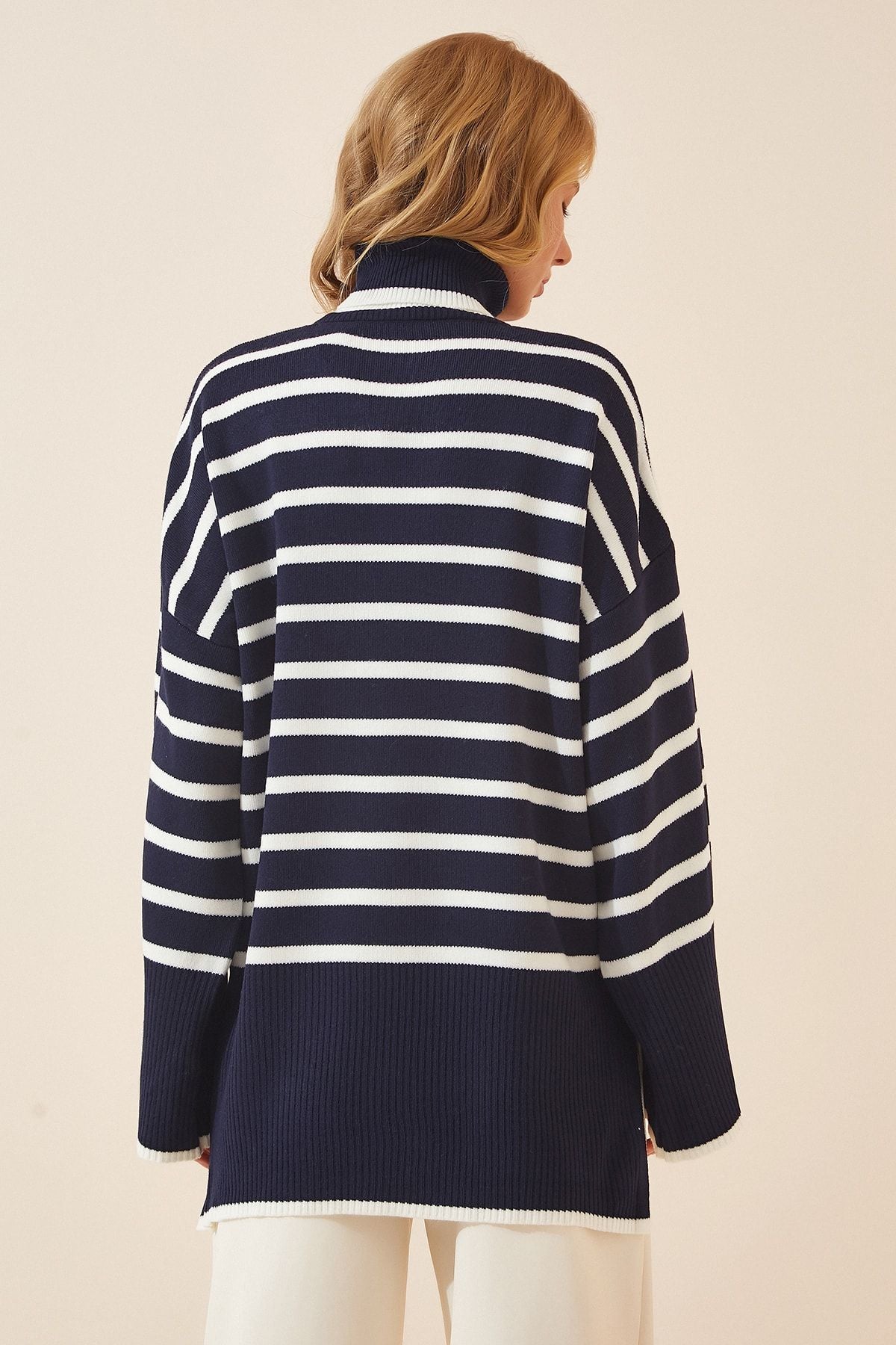 Woman Navy blue white turtleneck striped oversize knitwear sweater US00709