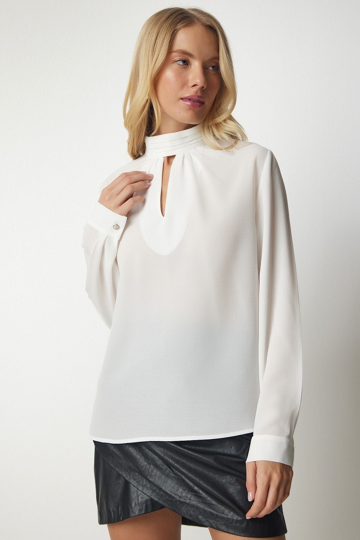 Woman White Window Detailed Crepe Blouse UB00154