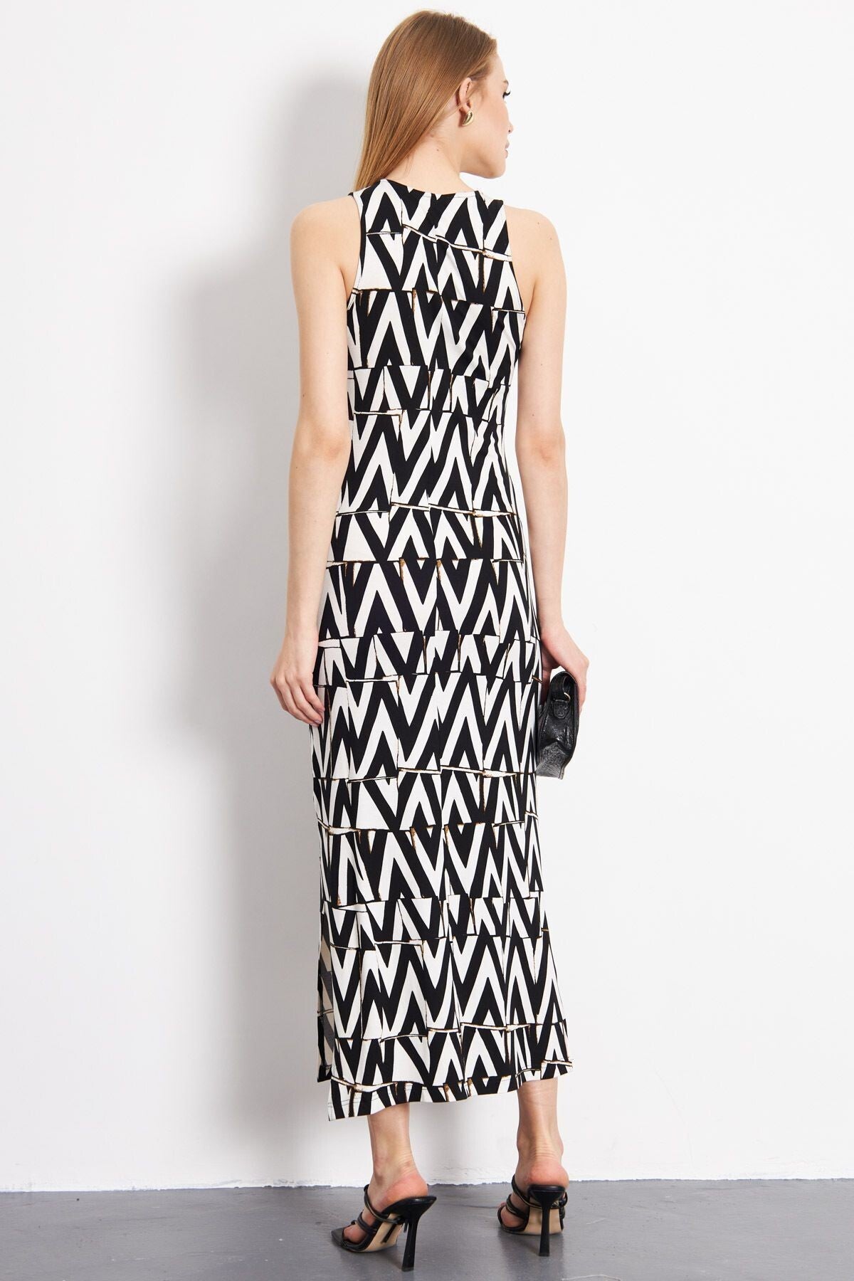 Women's White-Black Crew Neck Sleeveless Slit Long Dress ARM-23Y001090