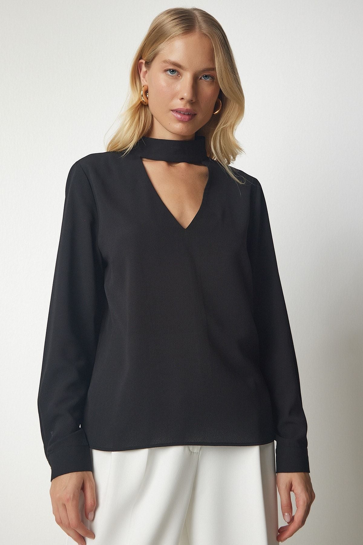 Female Black Window Detailed Crepe Blouse UB00155
