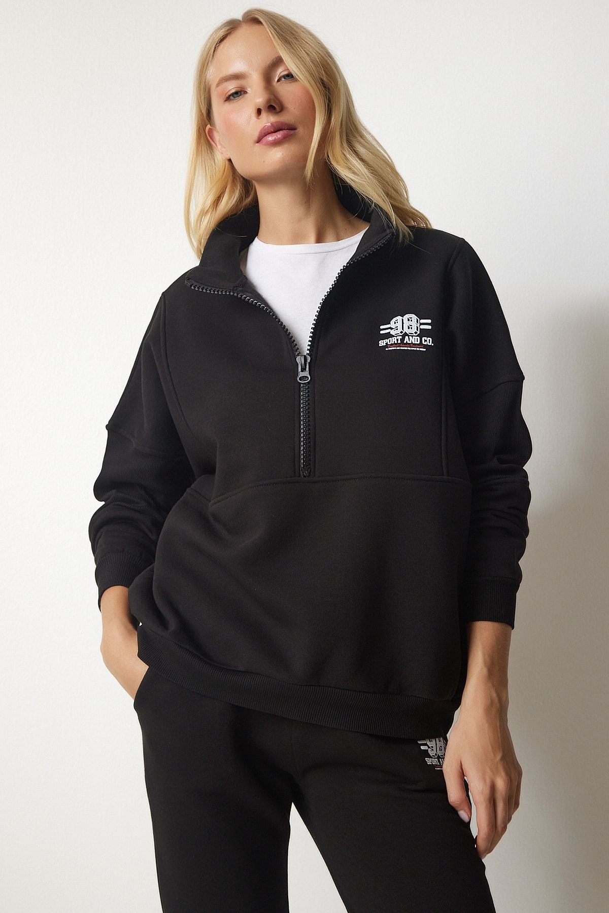 Female Black Zippered Neckline Knitting Tracksuit Set CR00416