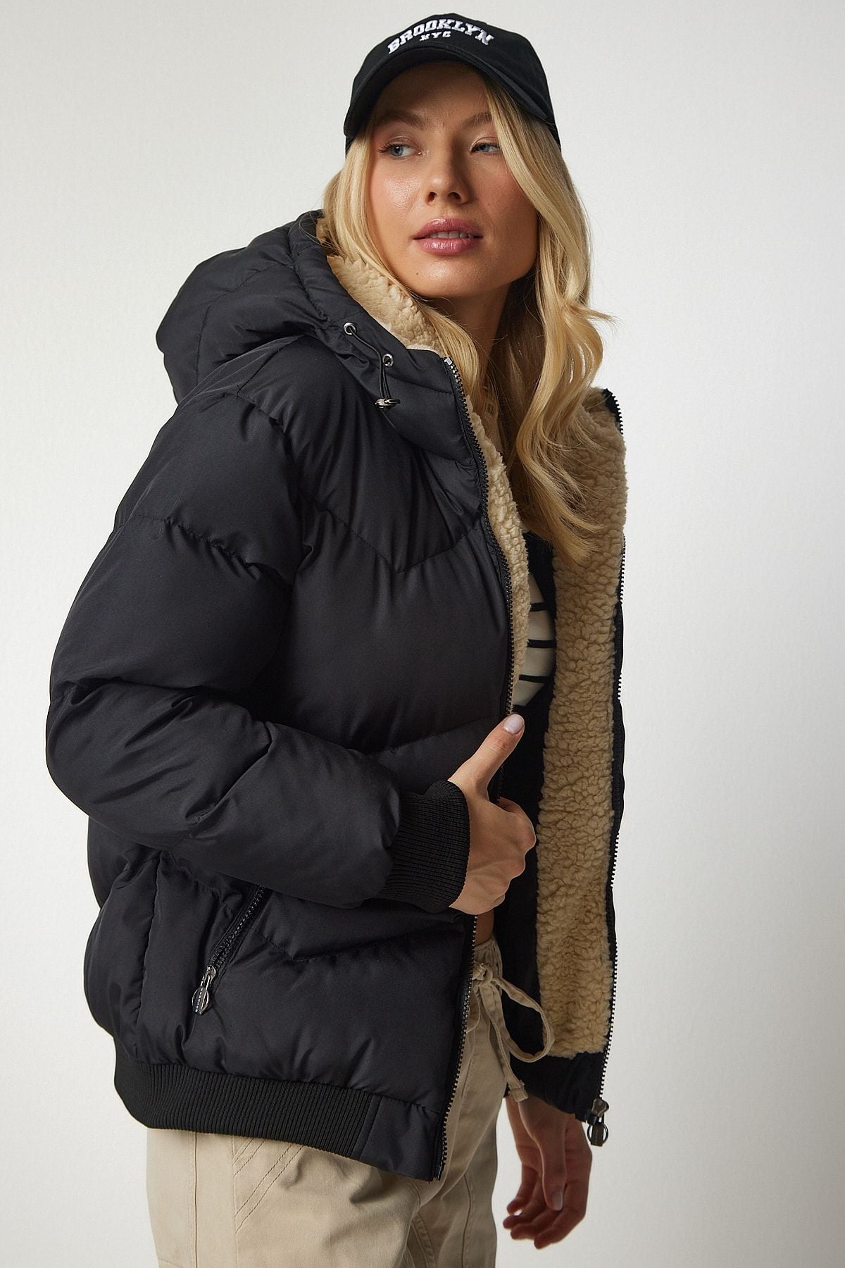Female black hooded swelling coat vp00006