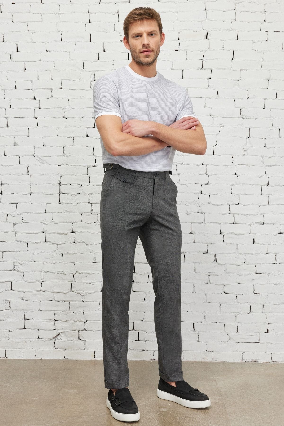 Men's black slim fit narrow cut -off pattern flexible pants