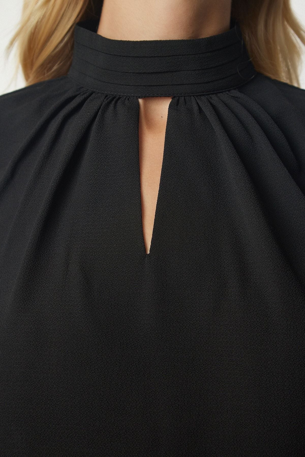 Female Black Window Detailed Crepe Blouse UB00154