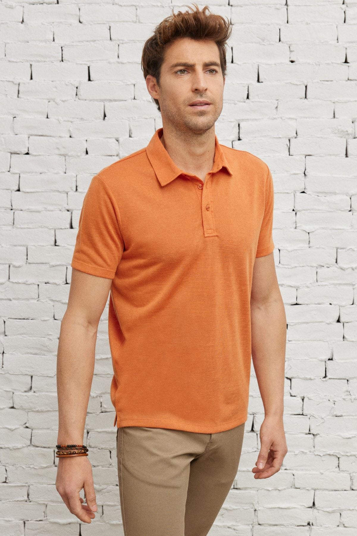 Men's orange slim fit narrow cut polo collar short sleeve linen -looking T -shirt