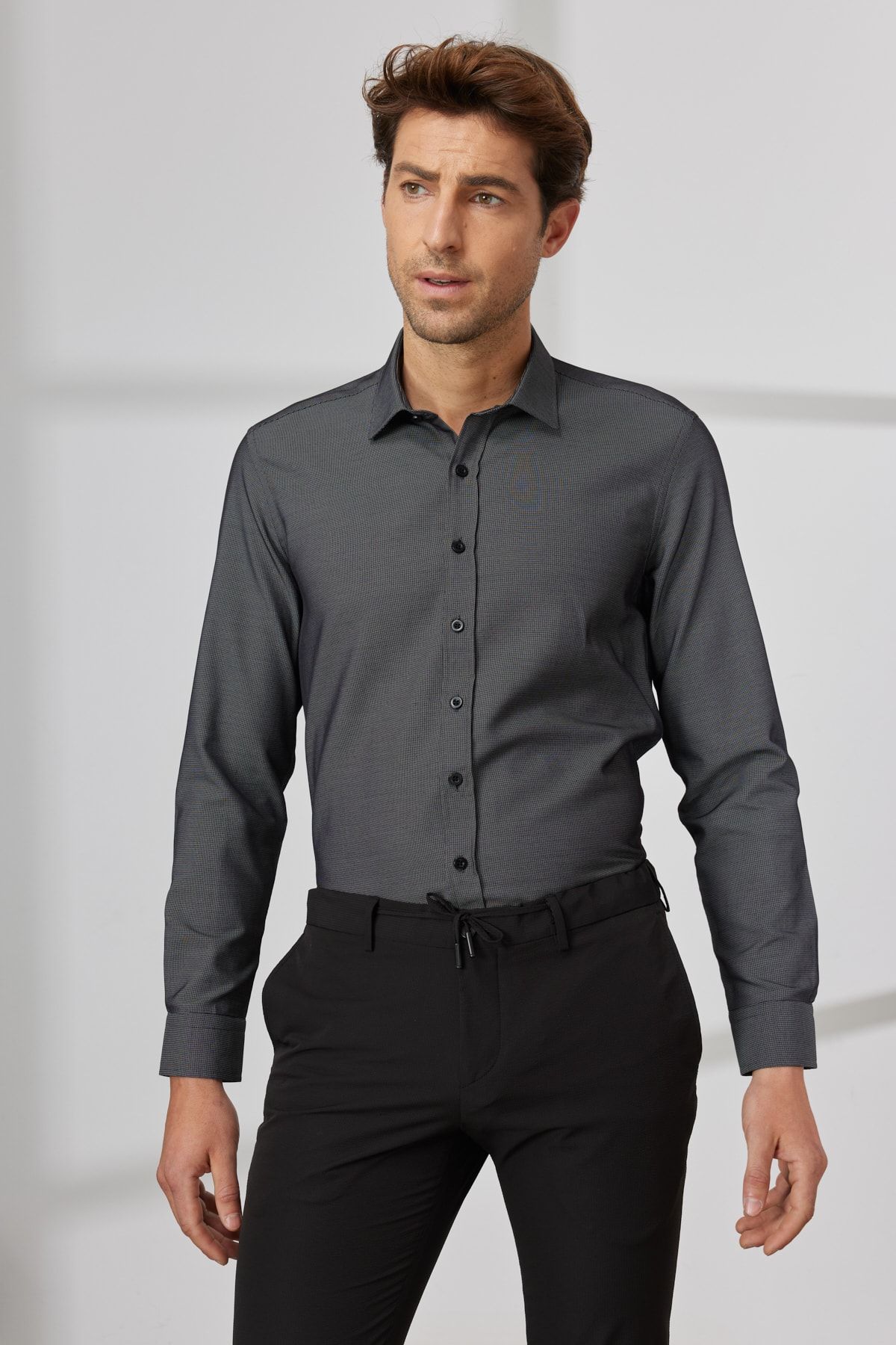 Men's black slim fit narrow cut classic collar cotton Amestyle shirt