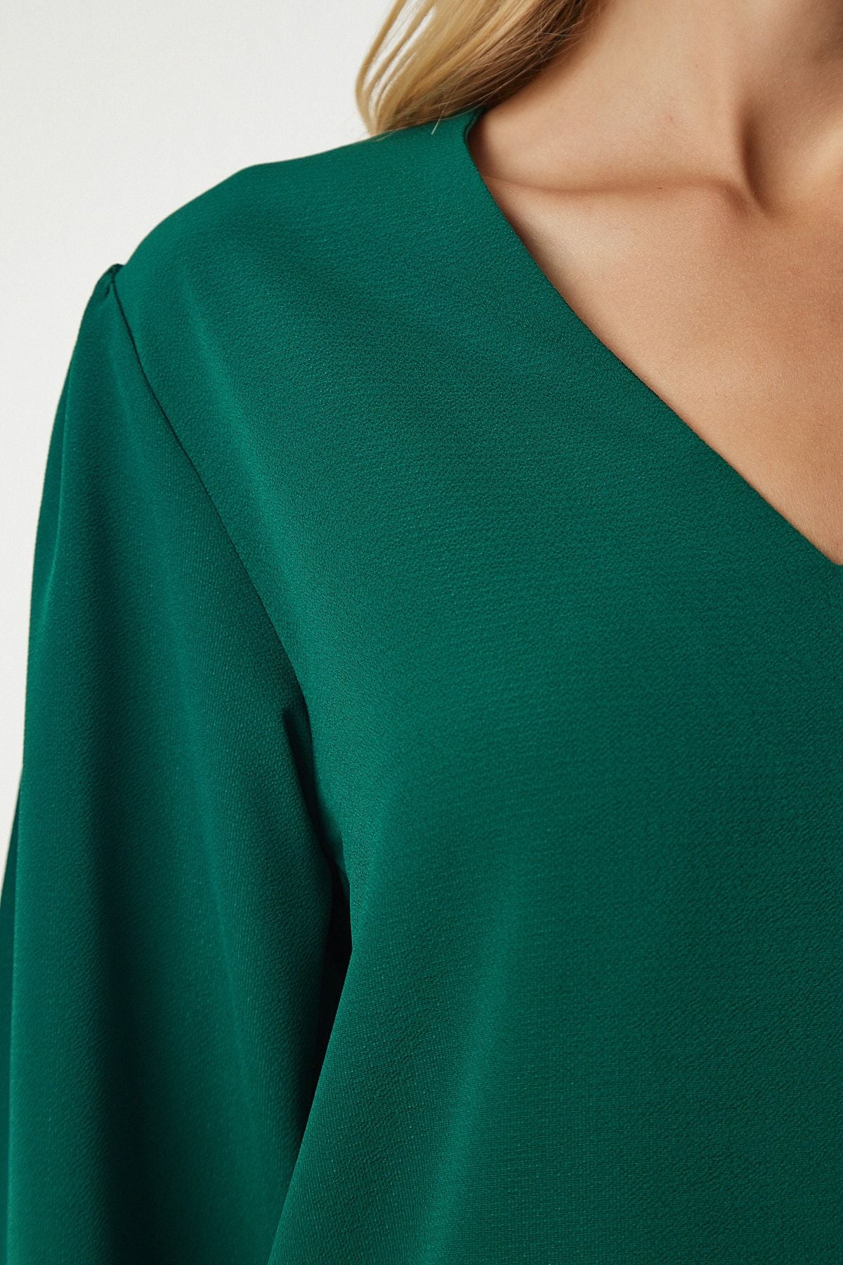 Female Emerald Green V -Neck Crepe Blouse UB00153