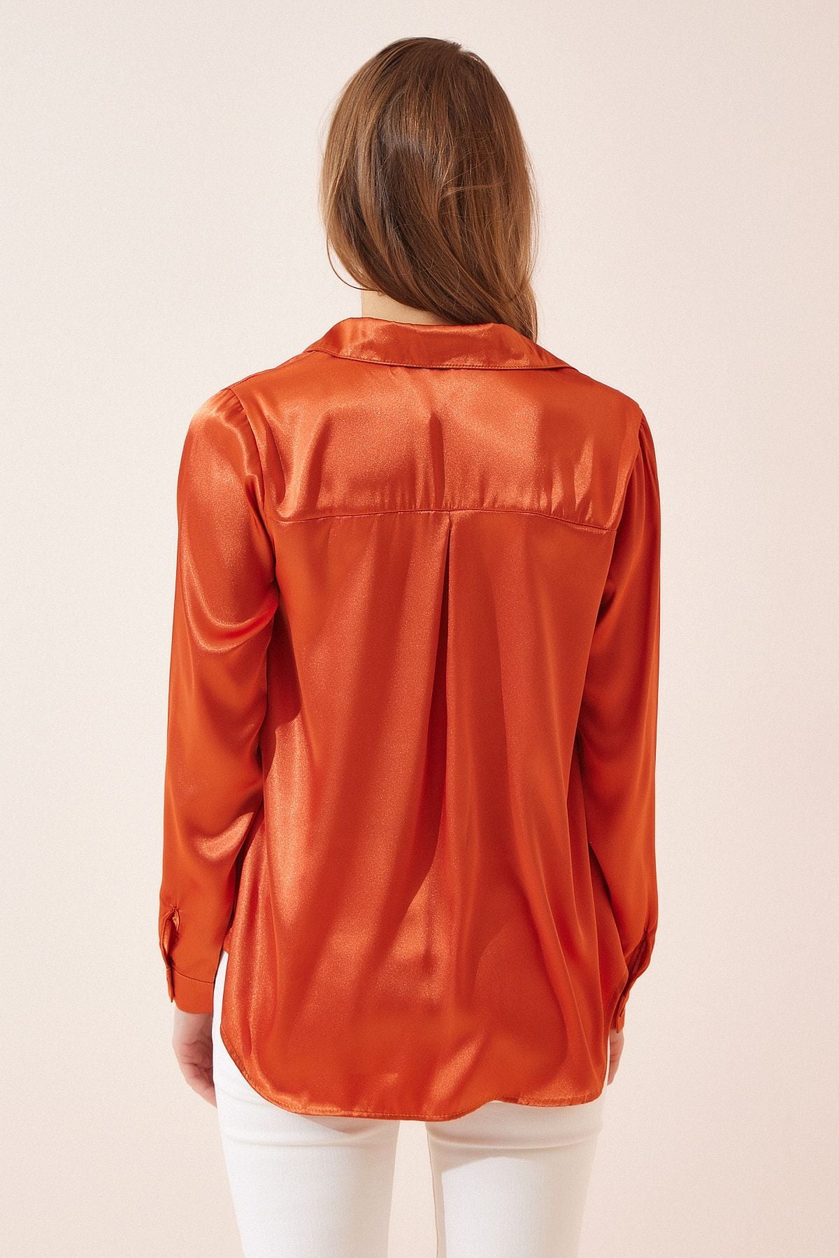 Woman Oranj lightly draped satin surface shirt DD00990
