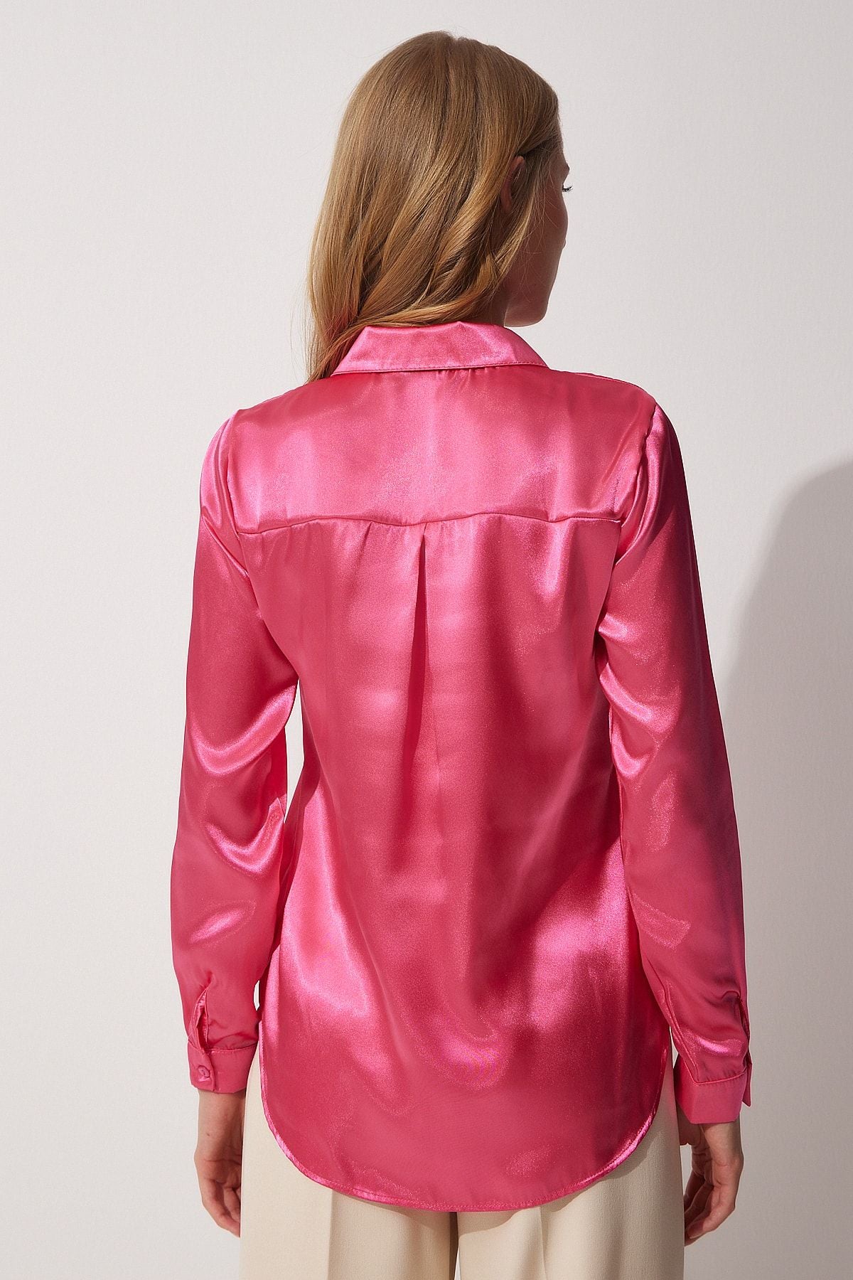 WOMEN'S VIEW Pink Lightly Casting Satin Surface Shirt DD00990