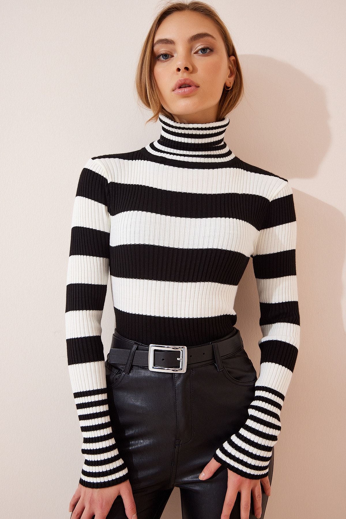 Women's black and white fisherman collar striped knitwear blouse DD01151
