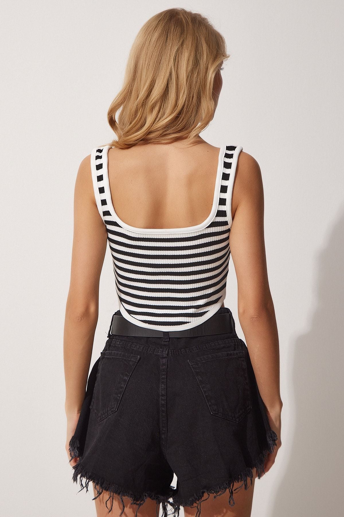 Female Black striped Crop knitwear blouse yy00143