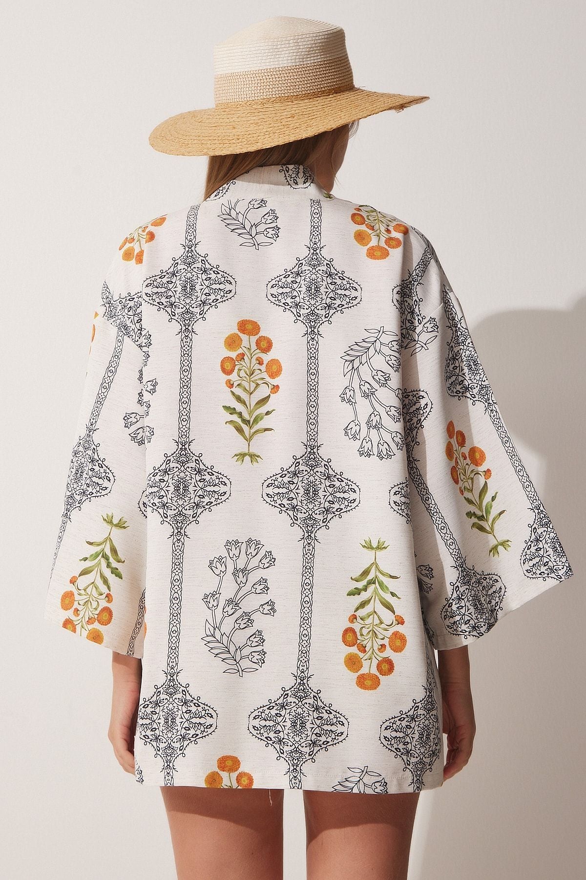 Female Ecru Patterned Linen Kimono MC00190