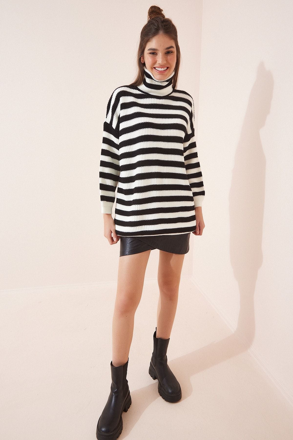 Woman Ecru Black Striped Oversize Long Triko Kazakh YY00093