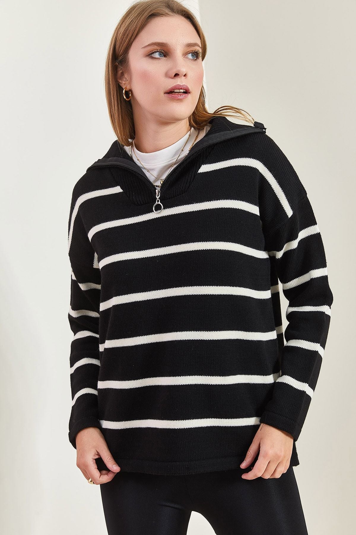 Female Fisherman Near Zipper striped knitwear sweater