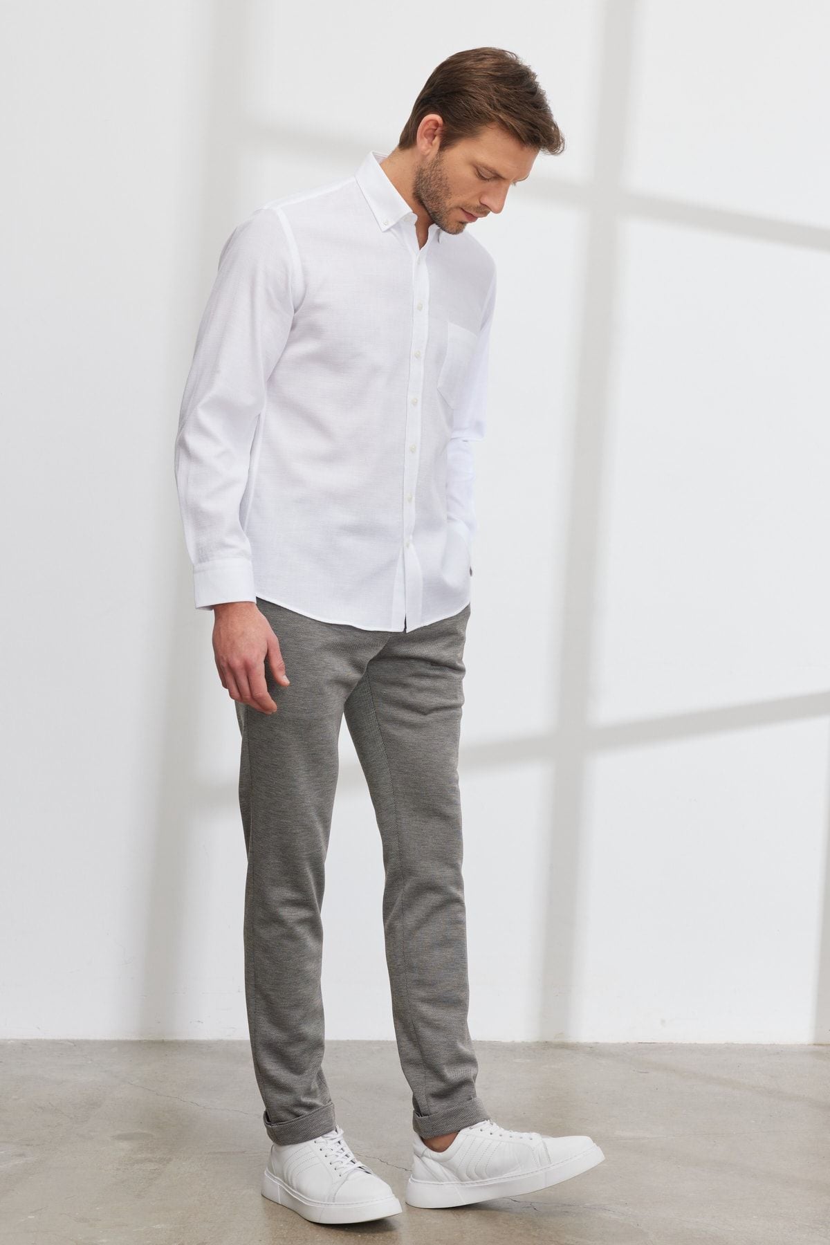 Men's Beige Slim Fit Narrow Cutted Bird Bird Patterned Waist Tied Jogger Pants