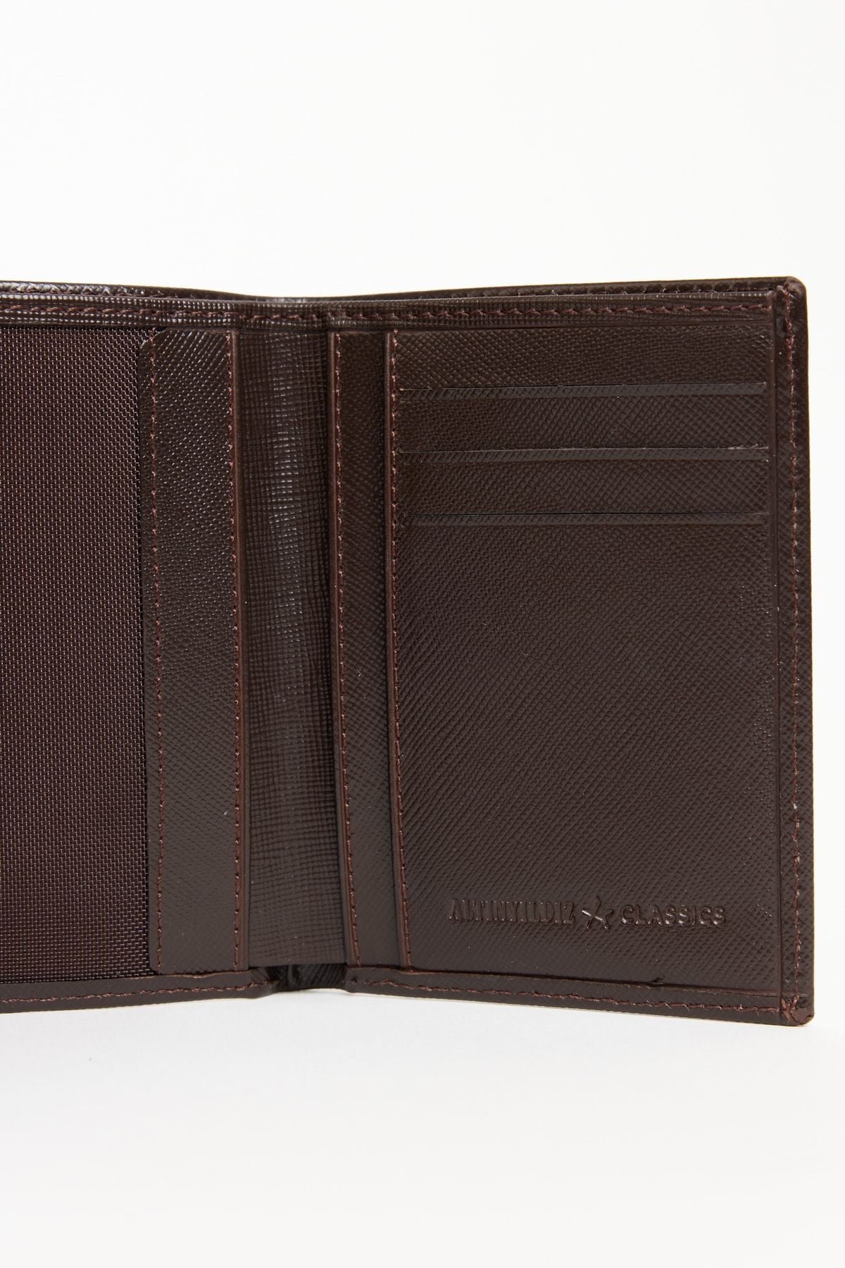 100 %leather wallet with male brown card compartment