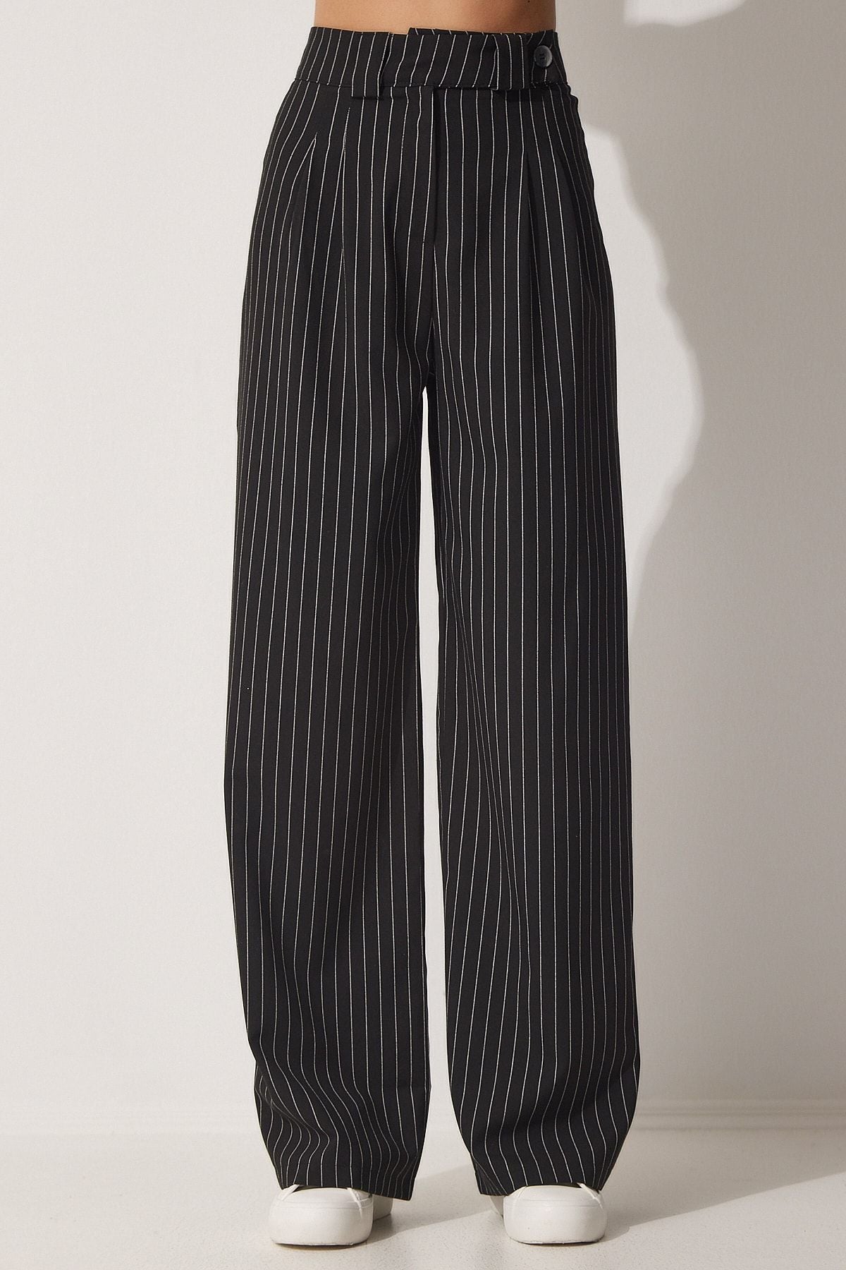 Women's Black Pleated abundant trousers GK00008