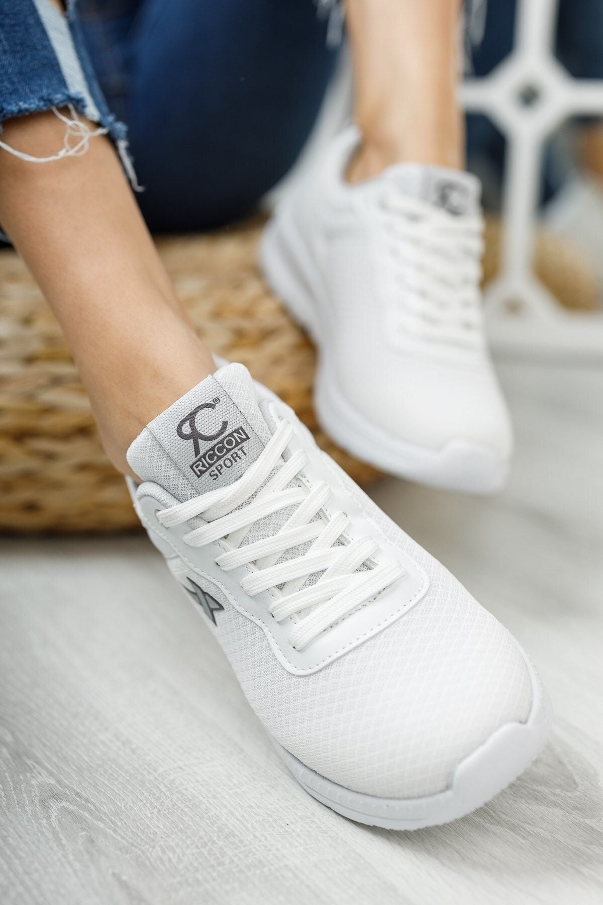 White White Unisex Ultra Light Sneaker 0012065